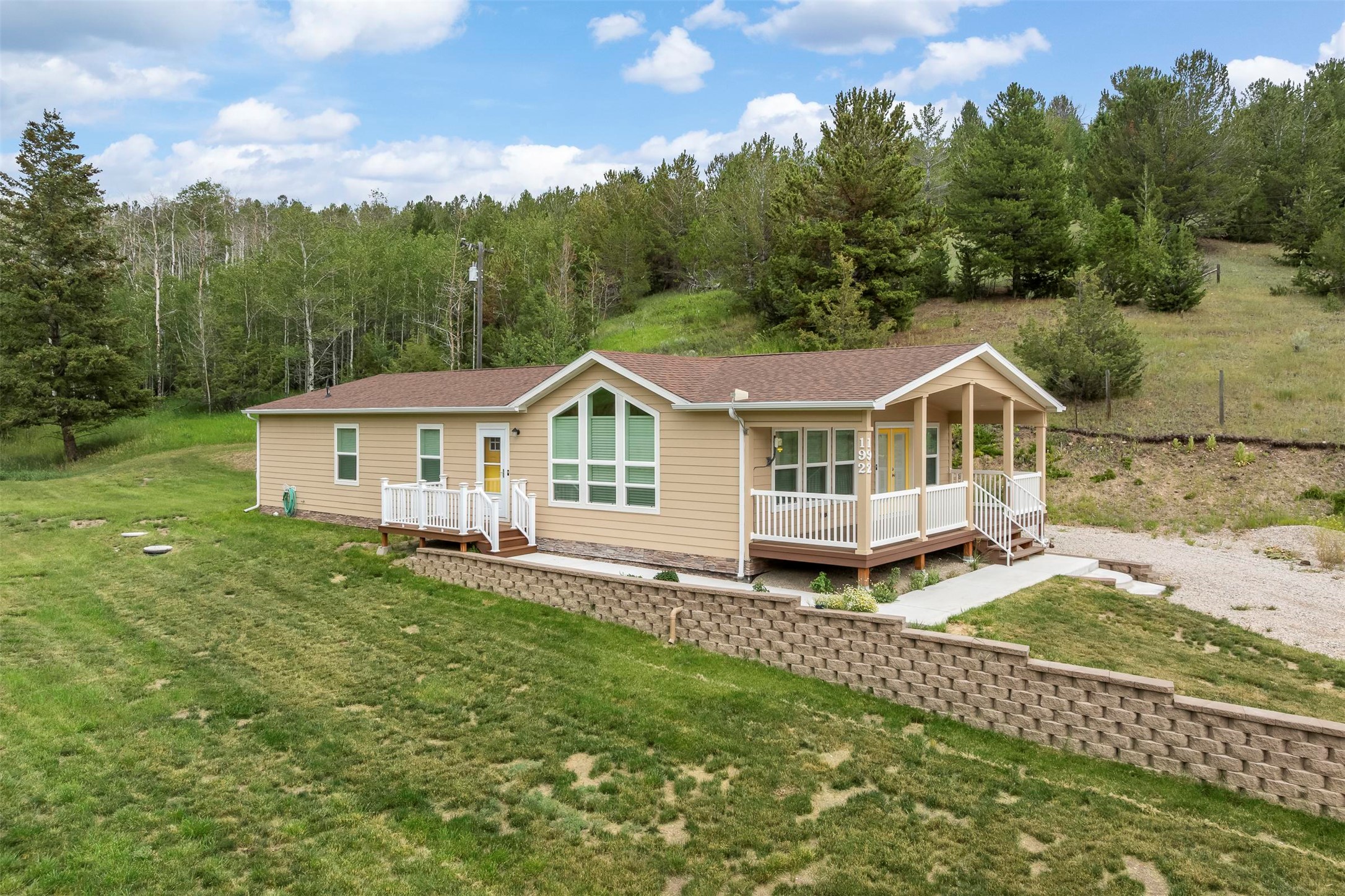 192 Geary Gulch Road Property Photo 1