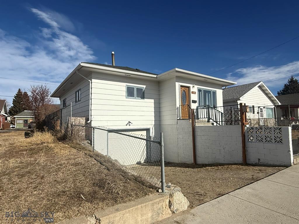1630 Phillips Avenue Property Photo 2