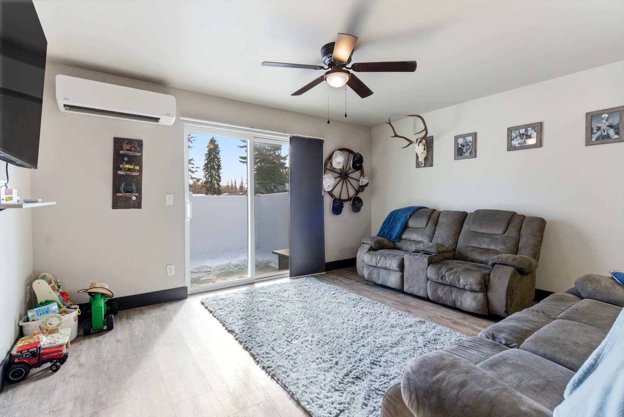 98 Mackin Court Property Photo 6