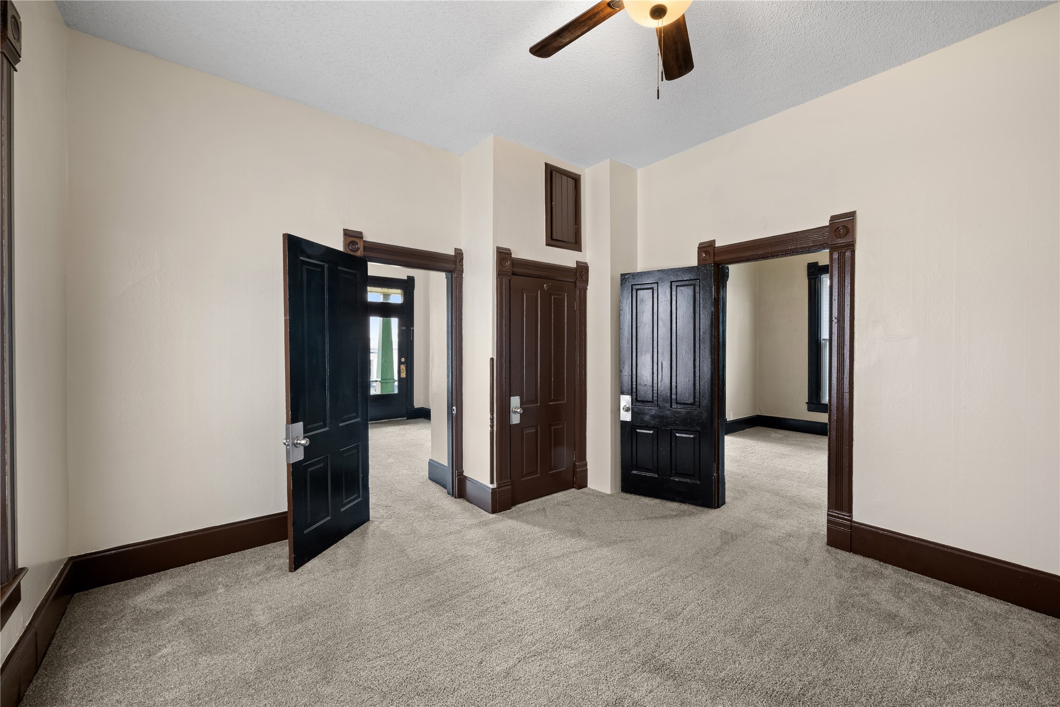 517 W Granite Street Property Photo 13