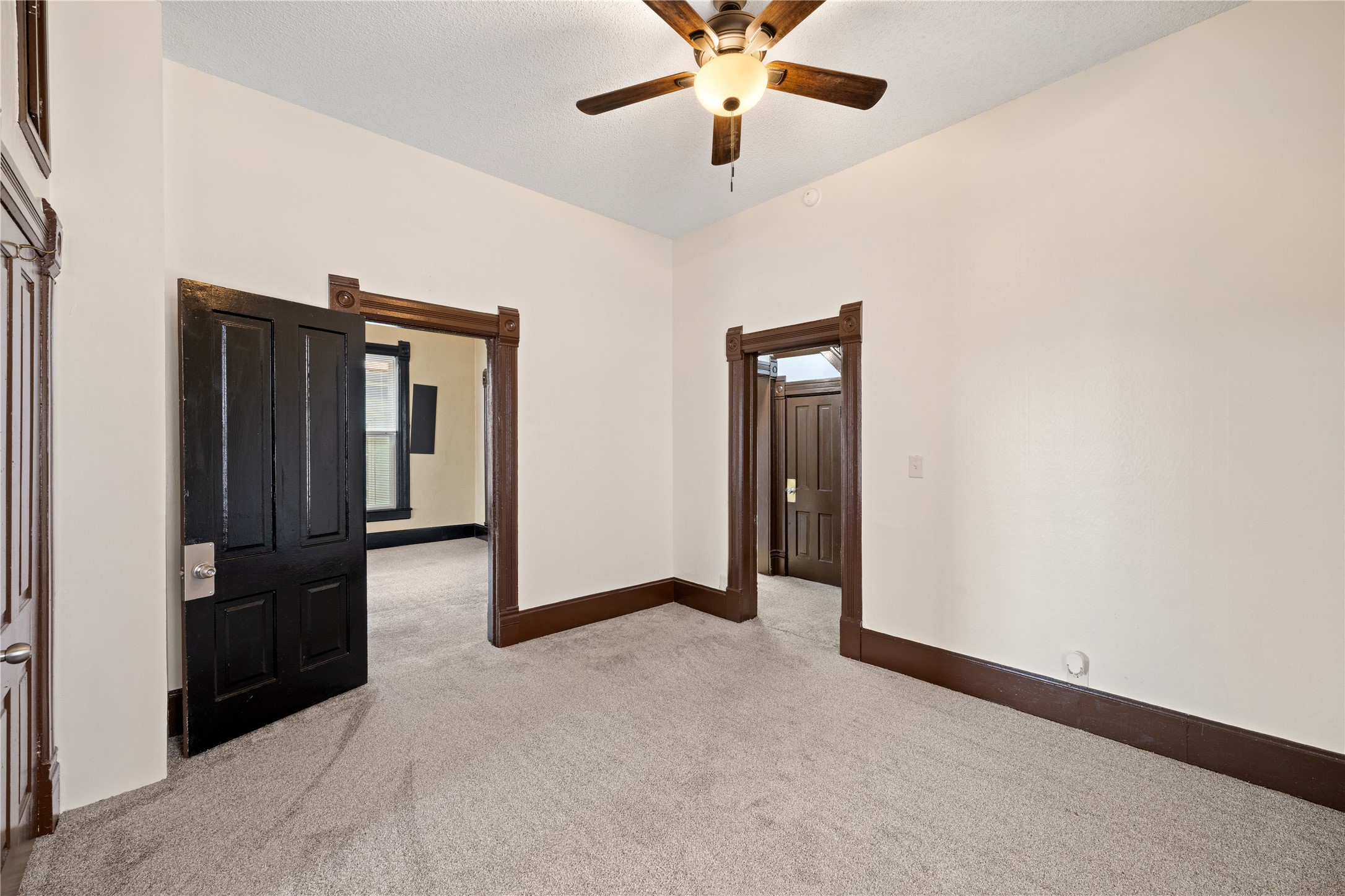 517 W Granite Street Property Photo 14