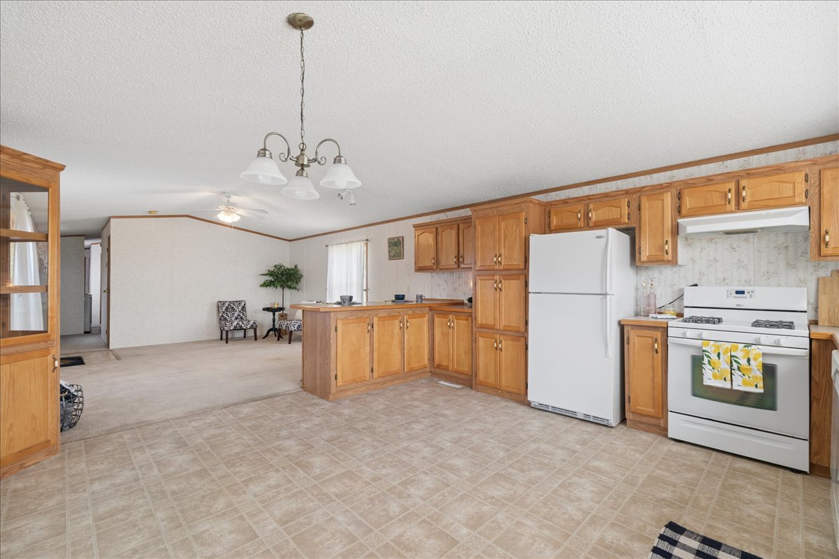 4157 Highwood Drive Property Photo 10
