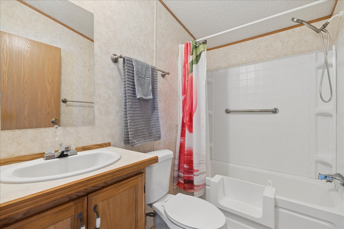 4157 Highwood Drive Property Photo 12