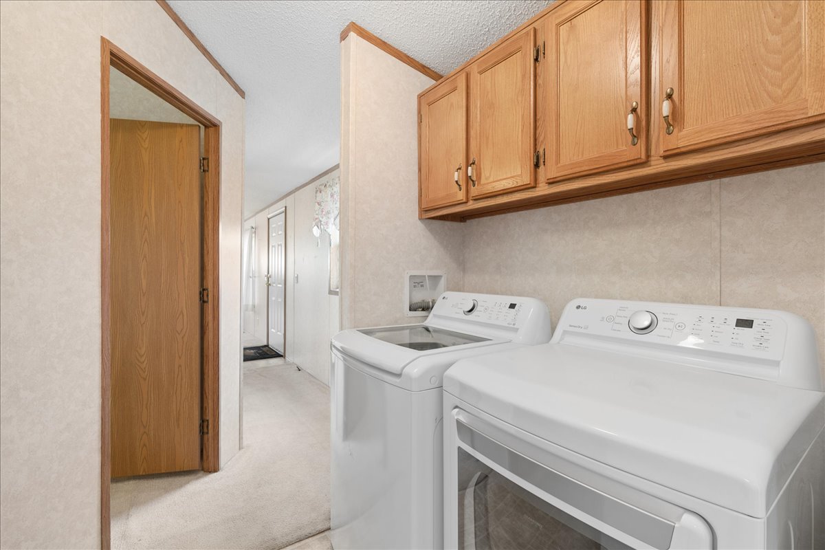 4157 Highwood Drive Property Photo 14