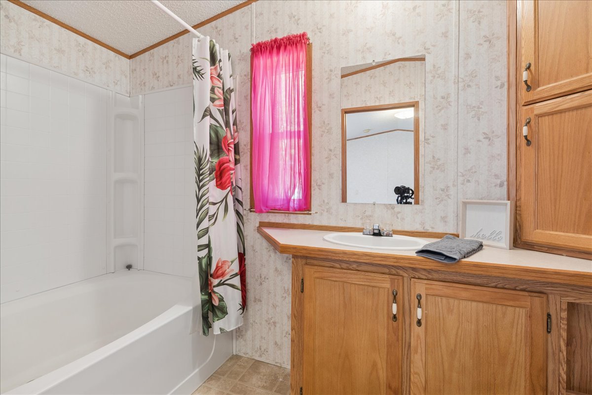 4157 Highwood Drive Property Photo 16