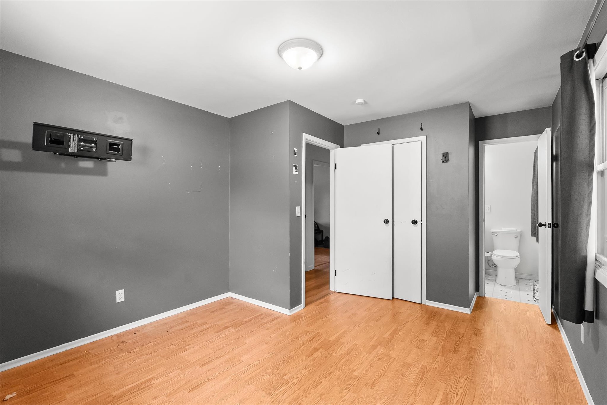 215 Dixon Avenue Property Photo 7