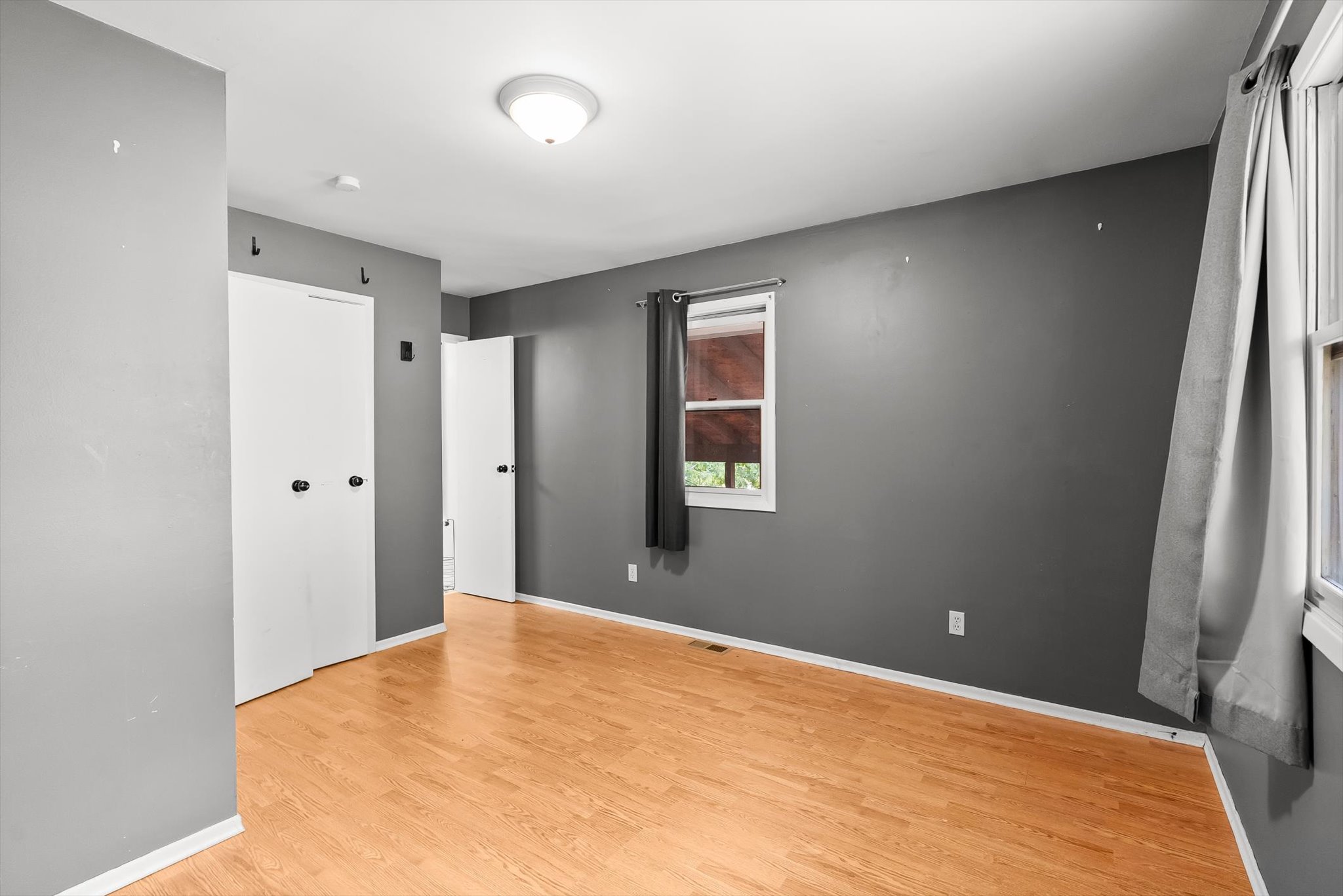 215 Dixon Avenue Property Photo 8