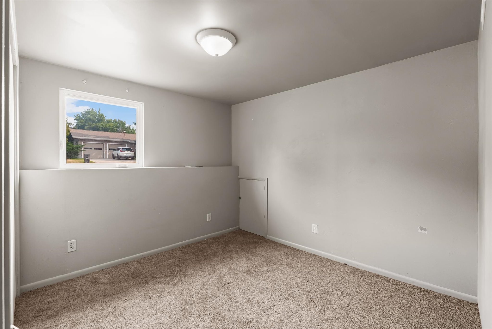215 Dixon Avenue Property Photo 18