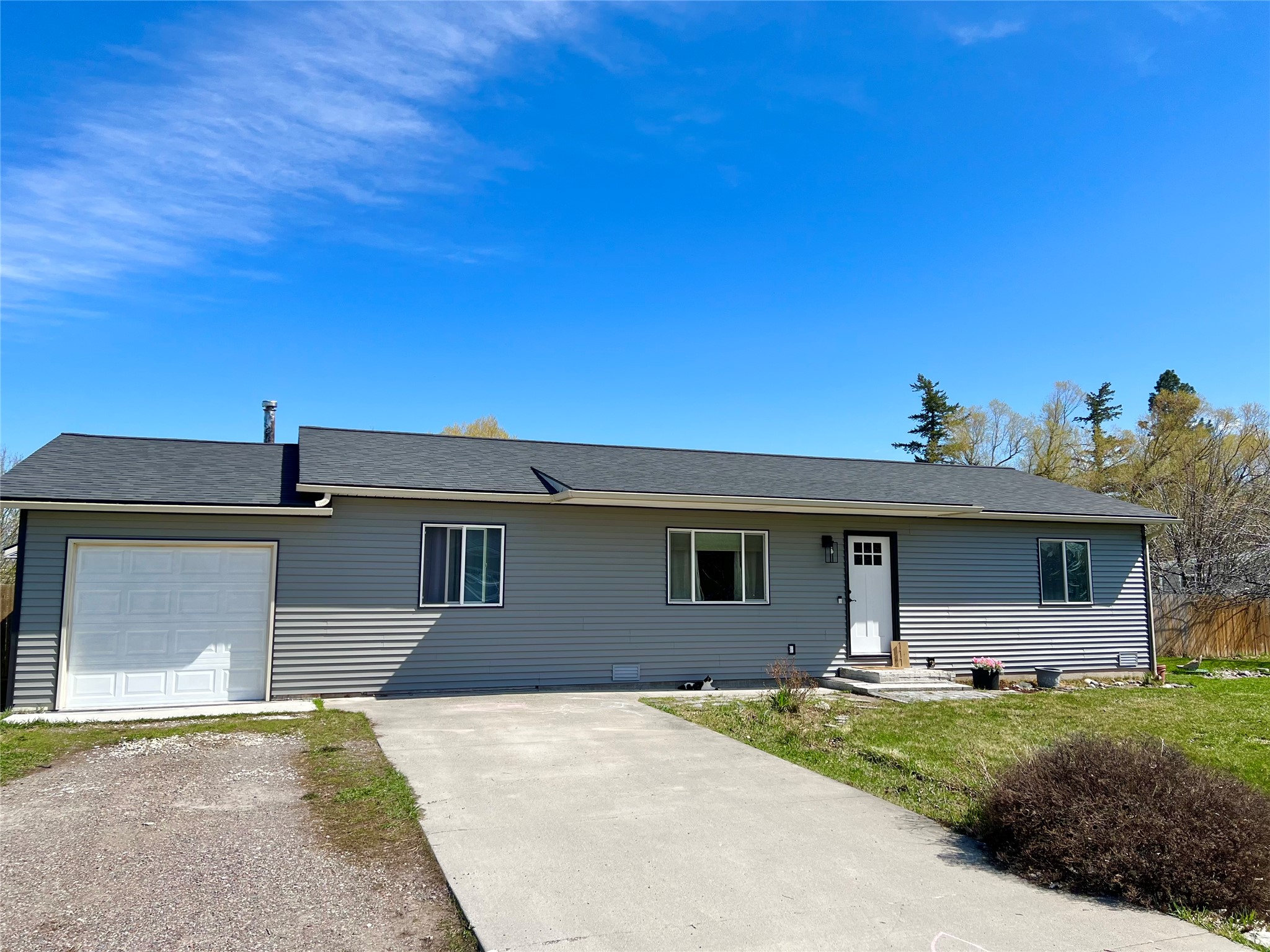 111 River Place Property Photo 1