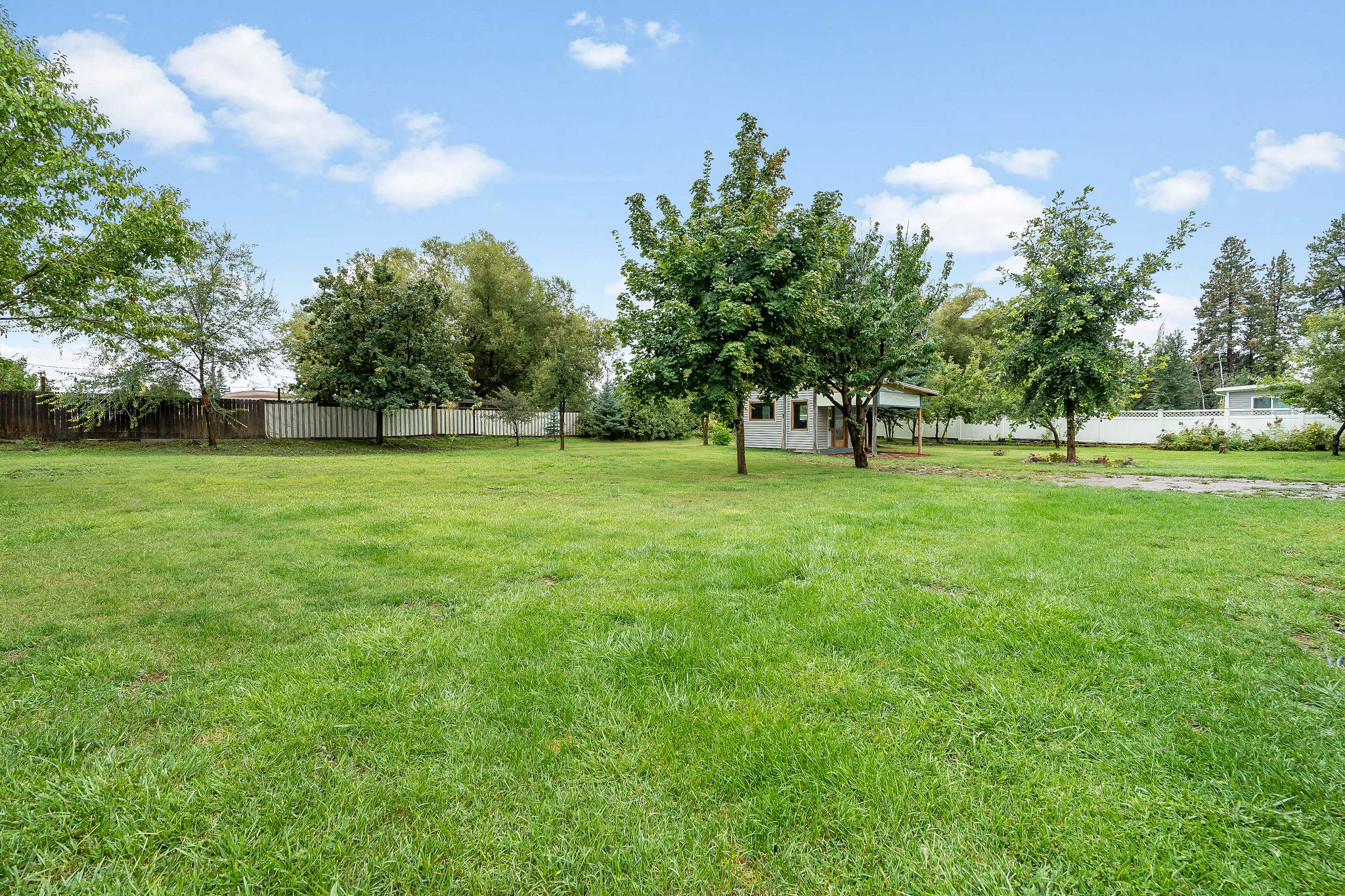 111 River Place Property Photo 3