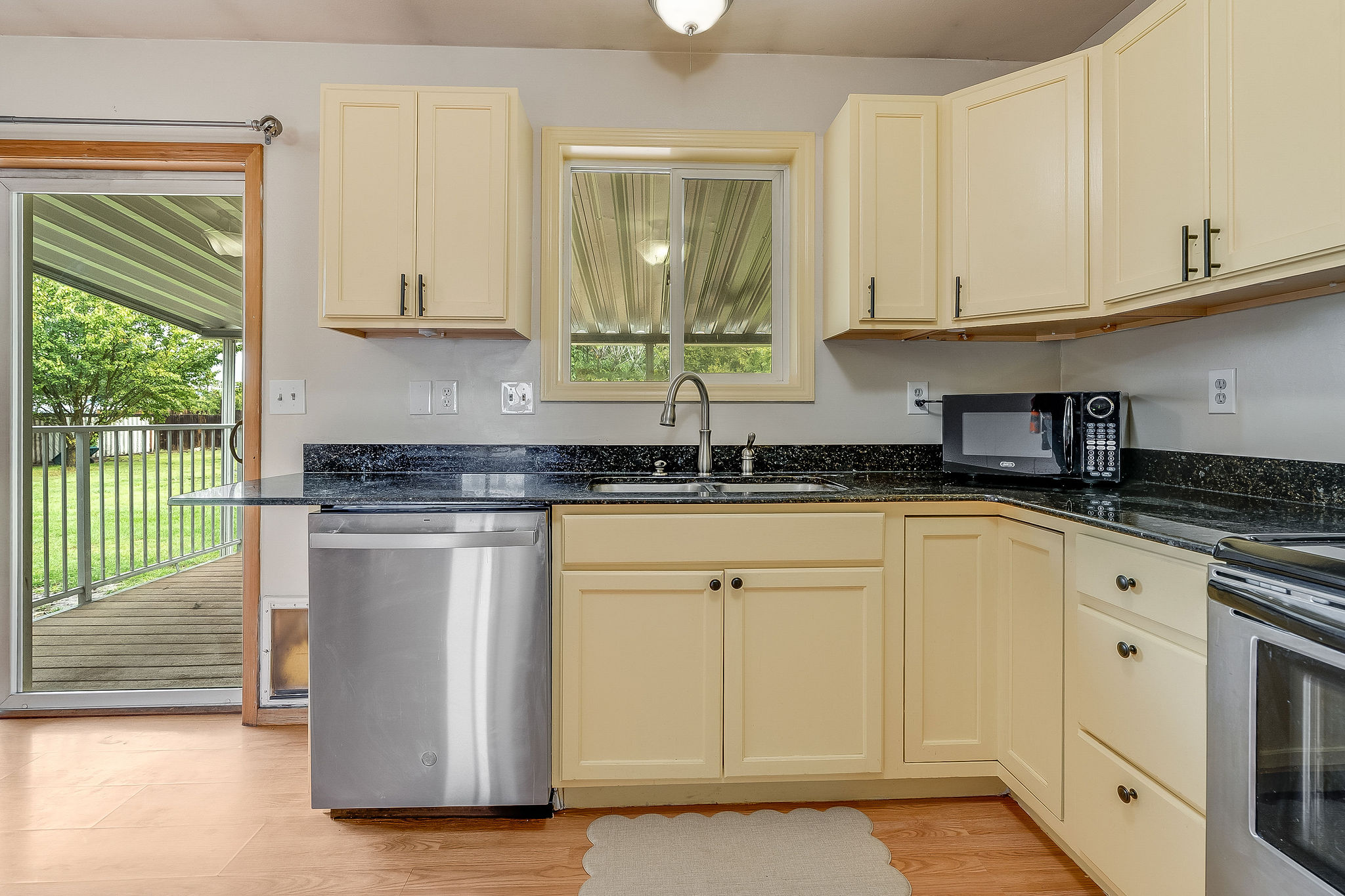 111 River Place Property Photo 6