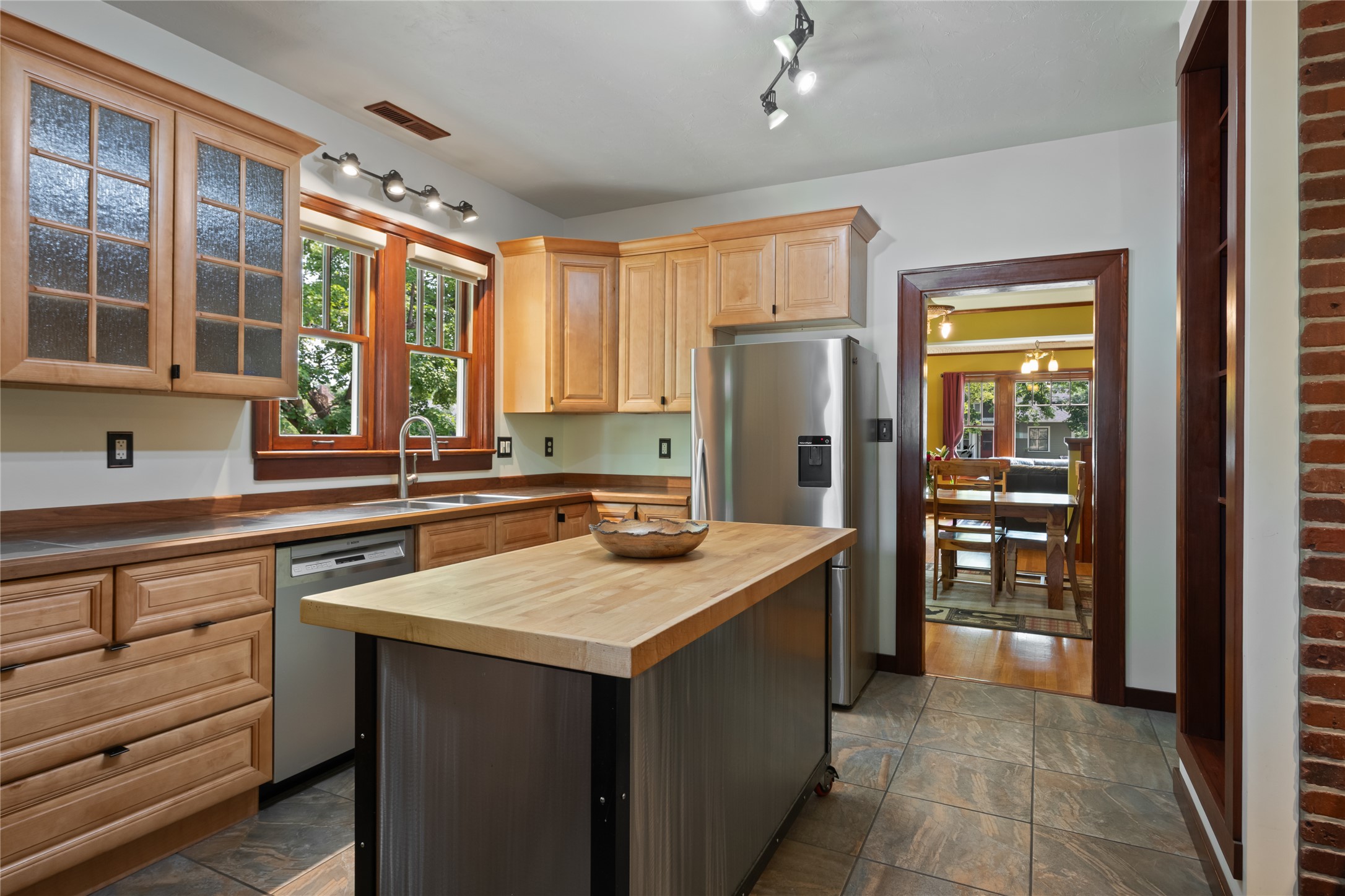 401 Brooks Street Property Photo 15