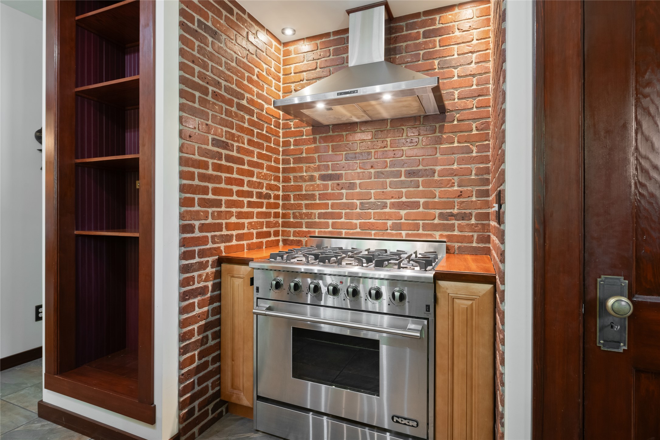 401 Brooks Street Property Photo 18