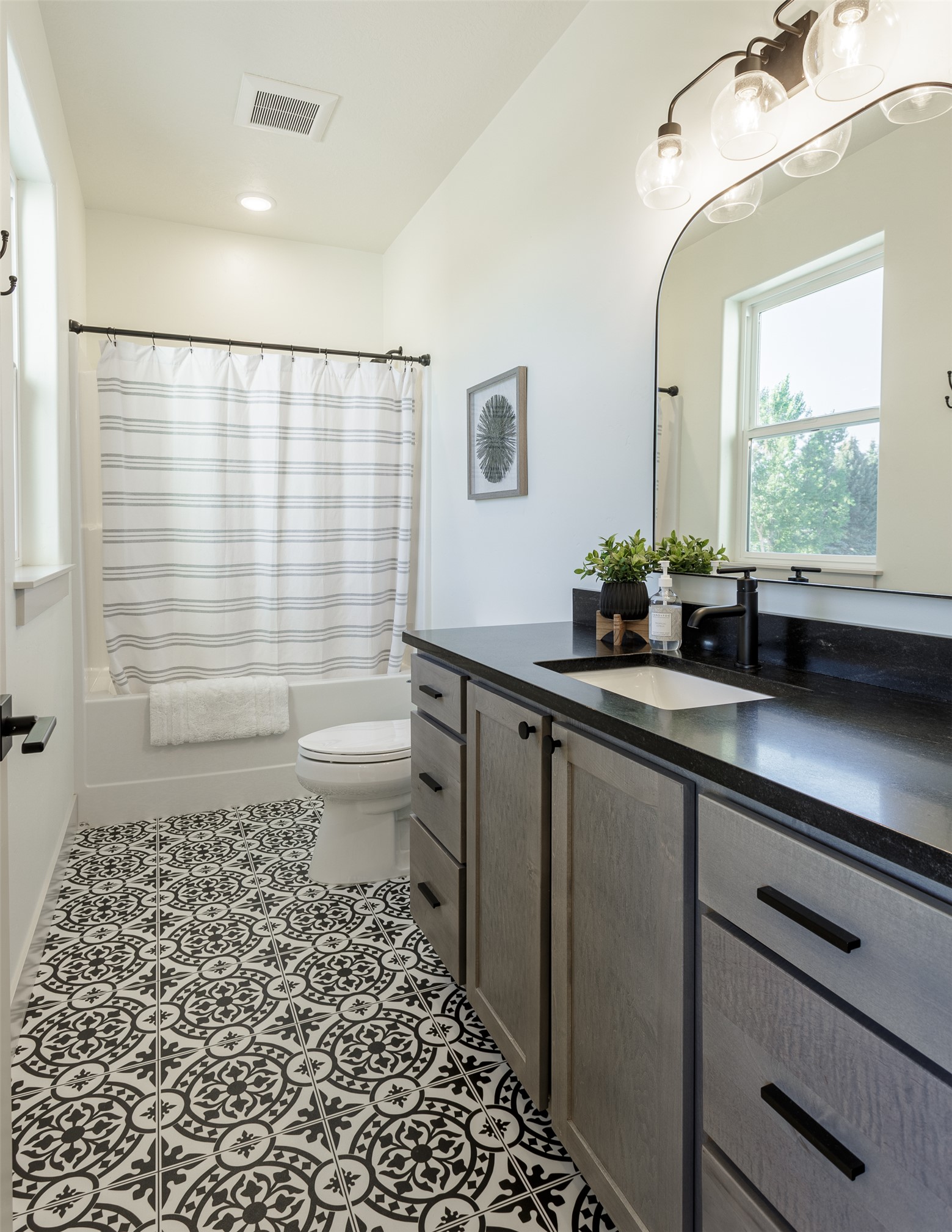 137 Kyle Lane Property Photo 16