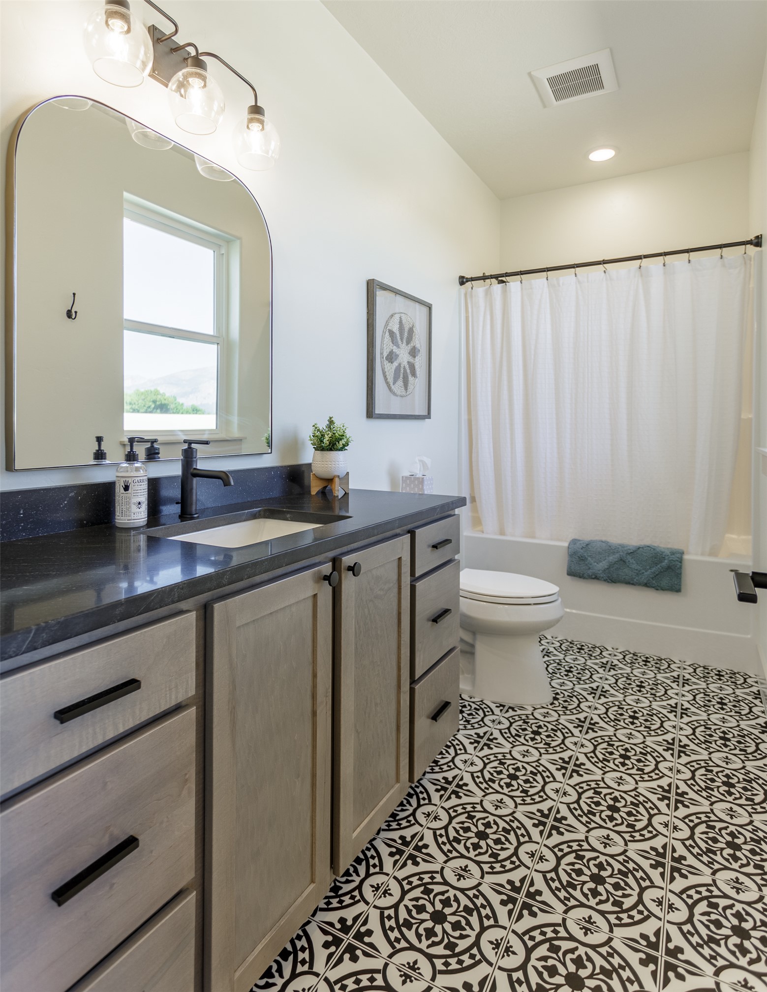 137 Kyle Lane Property Photo 43