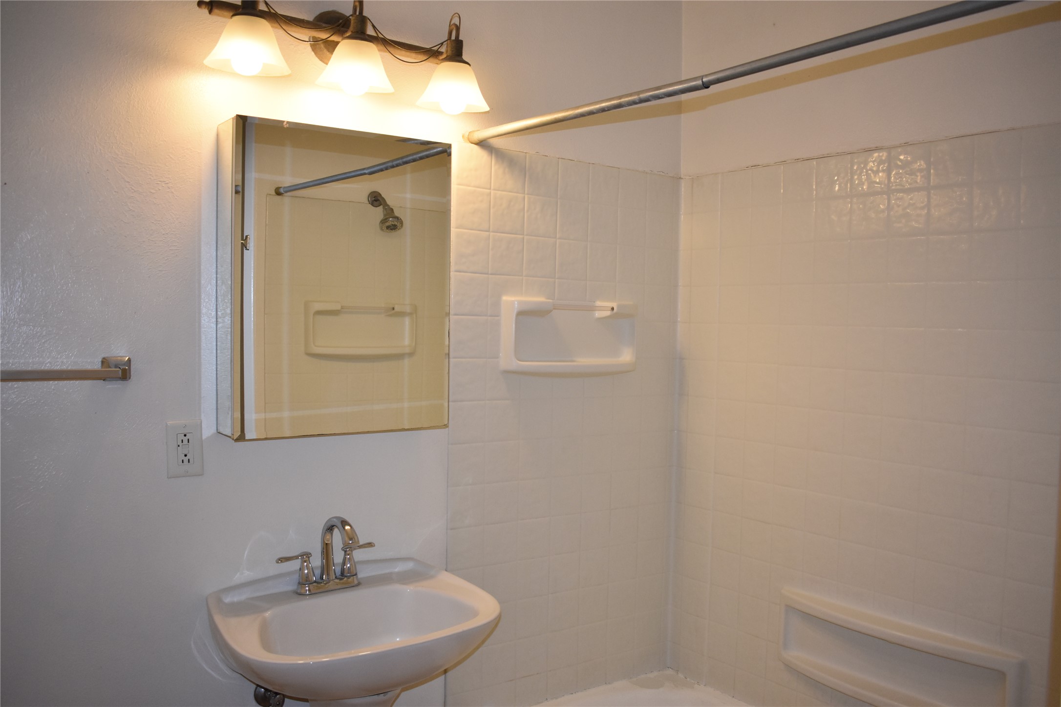 319 E Spruce Street Property Photo 17