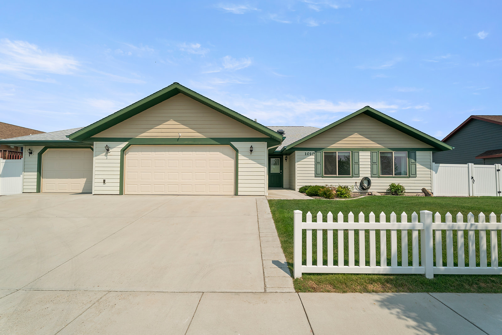 1010 Wolf Road Property Photo 4