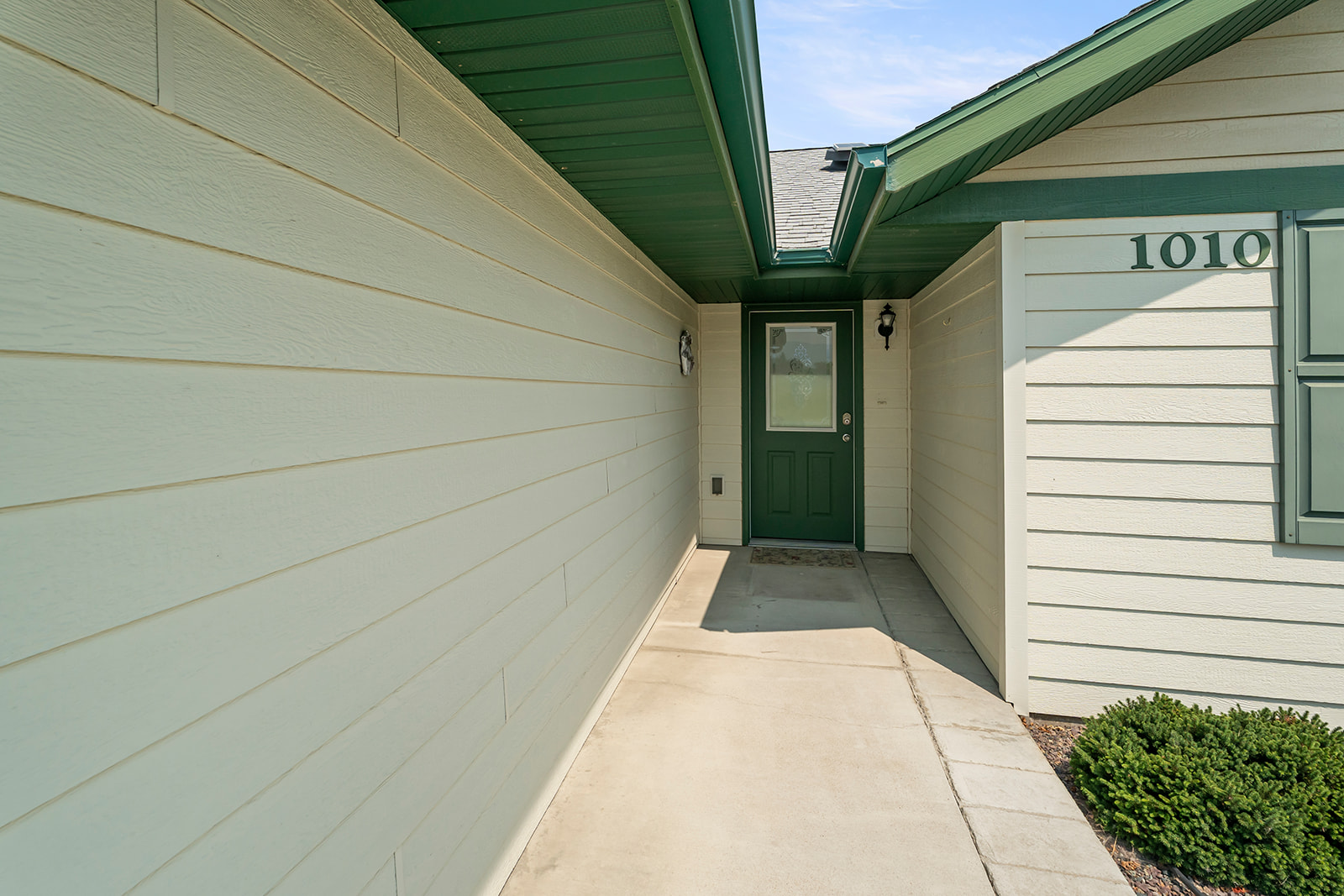 1010 Wolf Road Property Photo 5