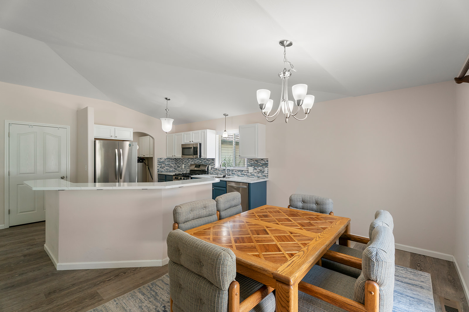 1010 Wolf Road Property Photo 11
