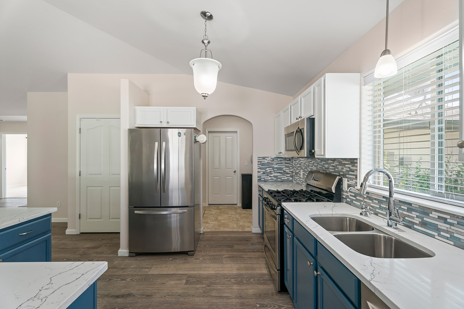 1010 Wolf Road Property Photo 13