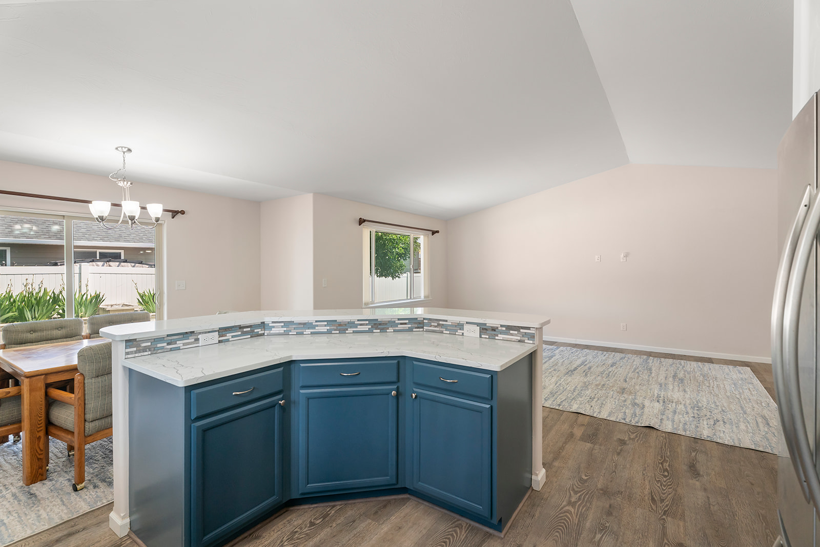1010 Wolf Road Property Photo 15