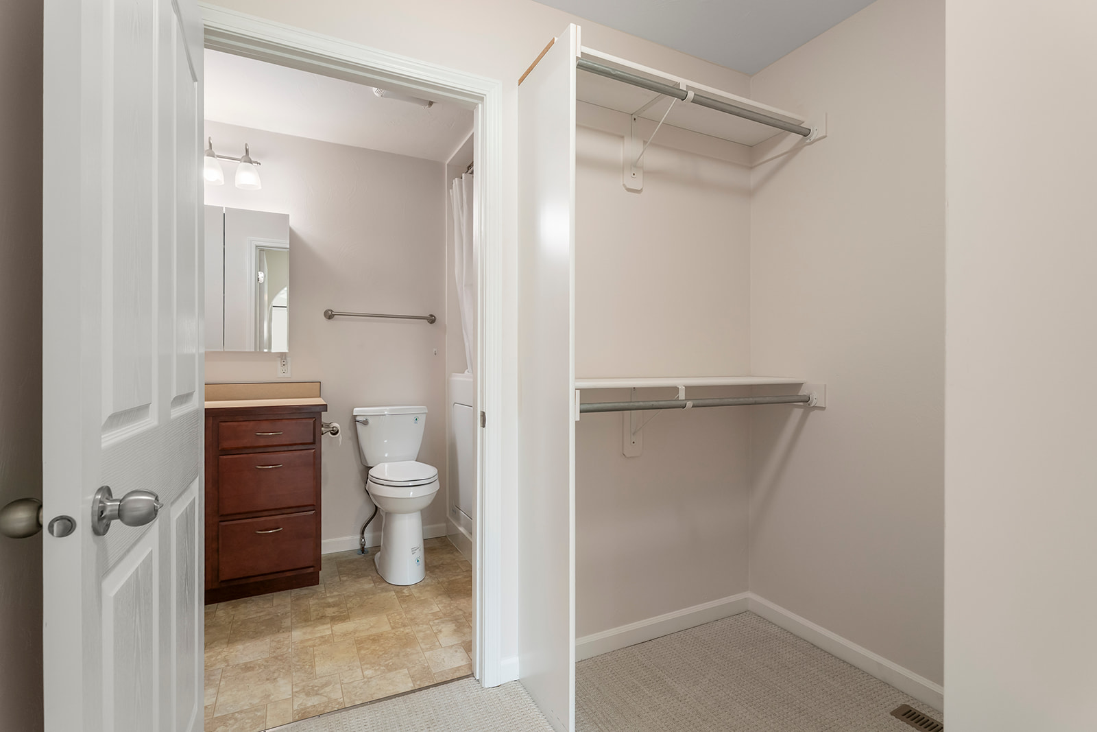 1010 Wolf Road Property Photo 24