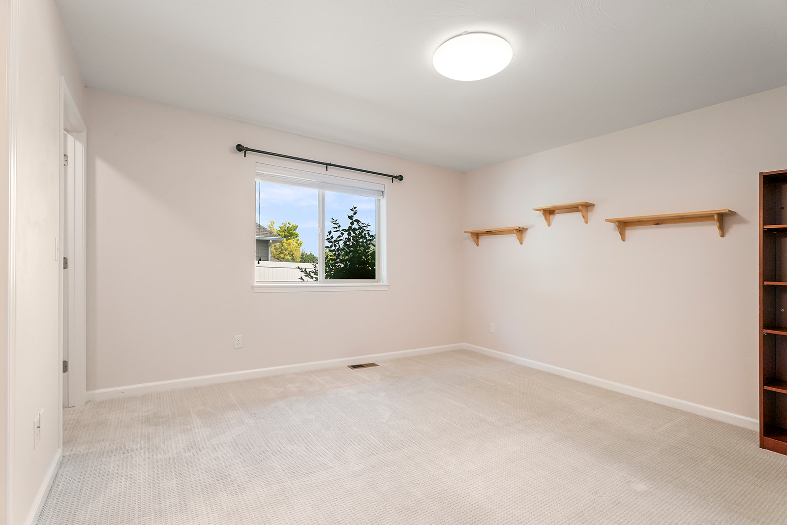 1010 Wolf Road Property Photo 27