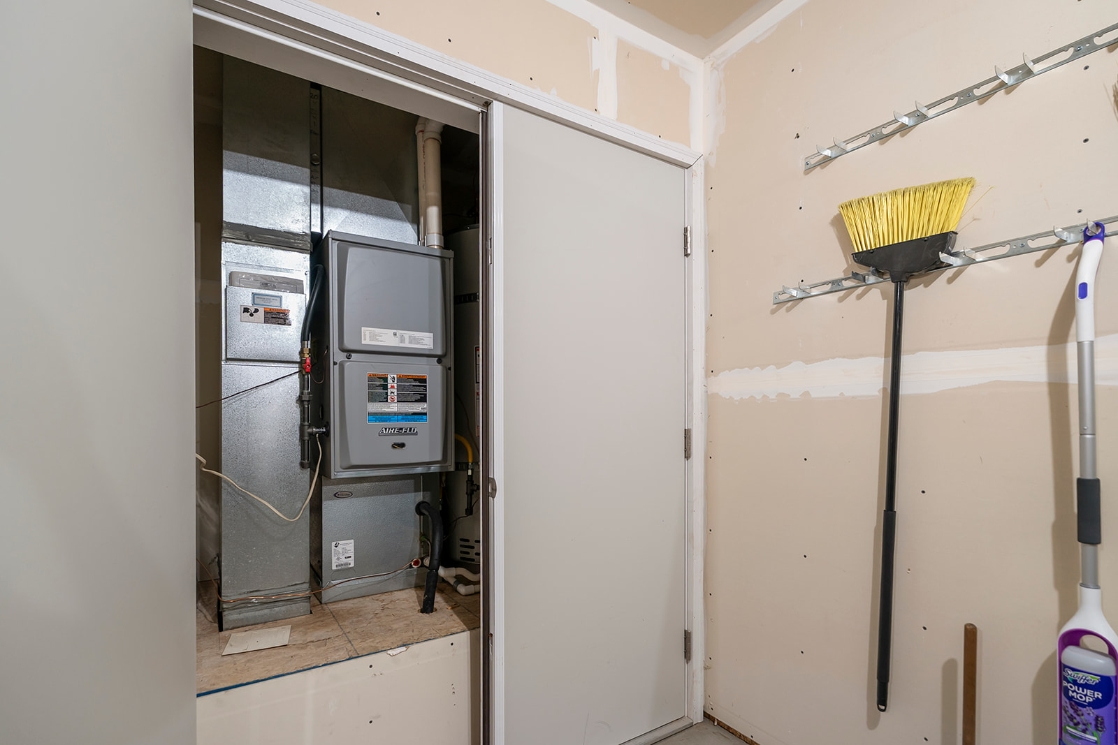 1010 Wolf Road Property Photo 34