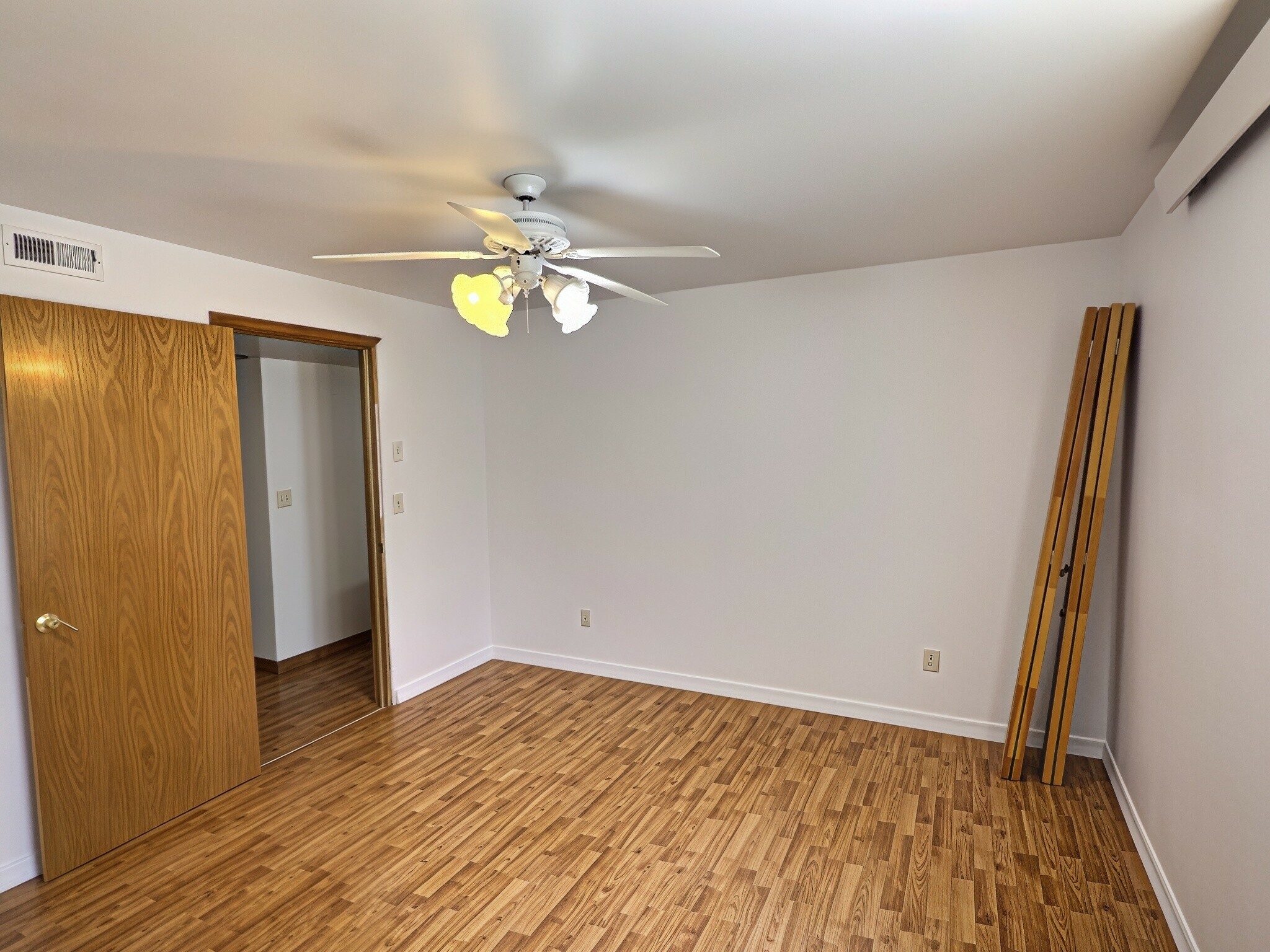 203 Monroe Street S Property Photo 23