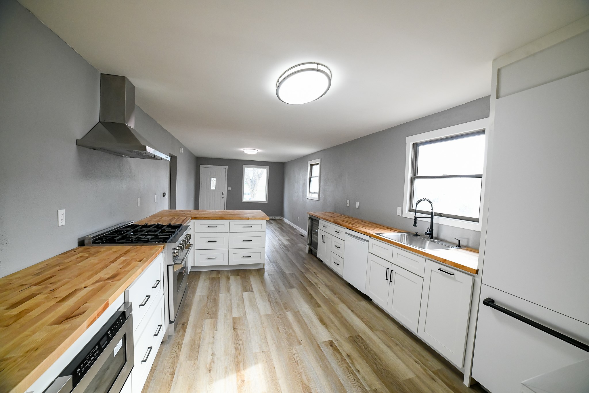 1111 9th Avenue S Property Photo 6