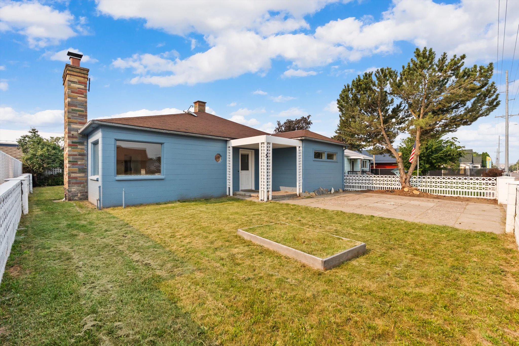 5 7th Avenue W Property Photo 4