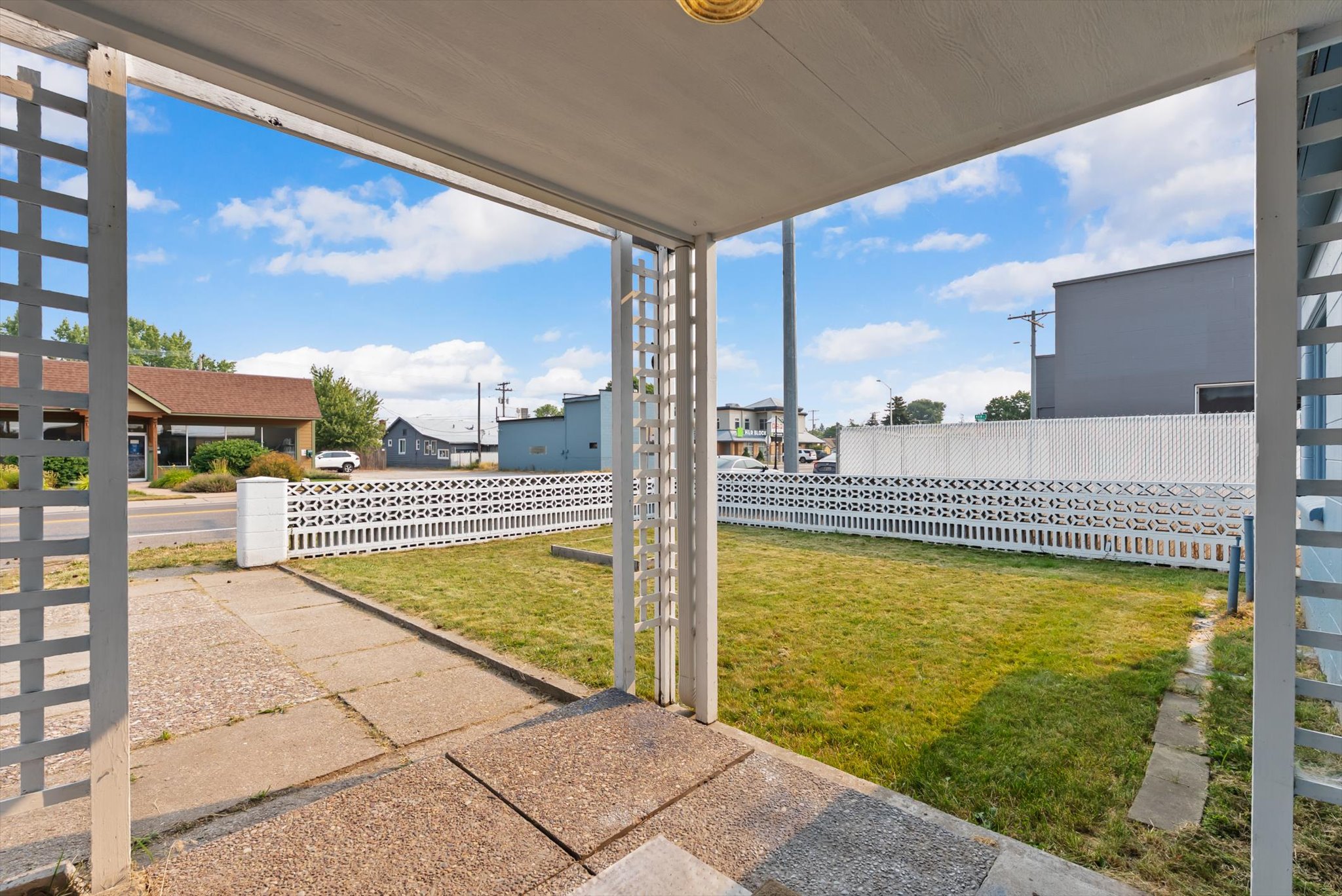 5 7th Avenue W Property Photo 5