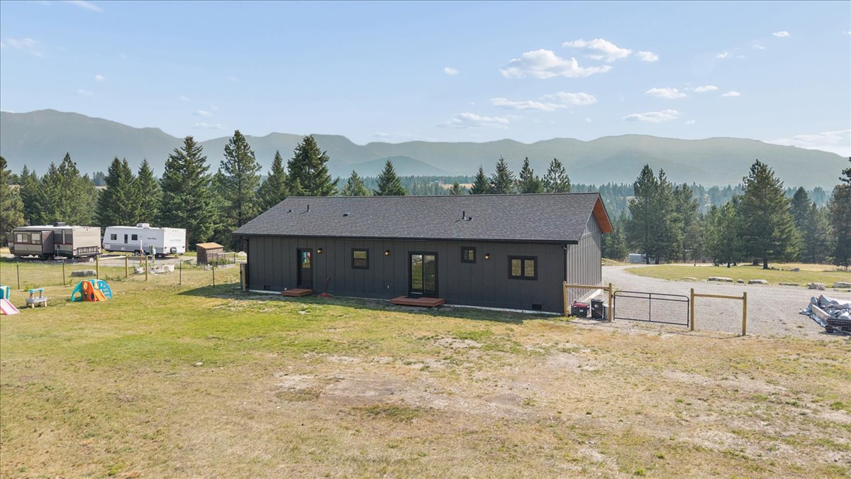 196 Summit Trail Property Photo 10