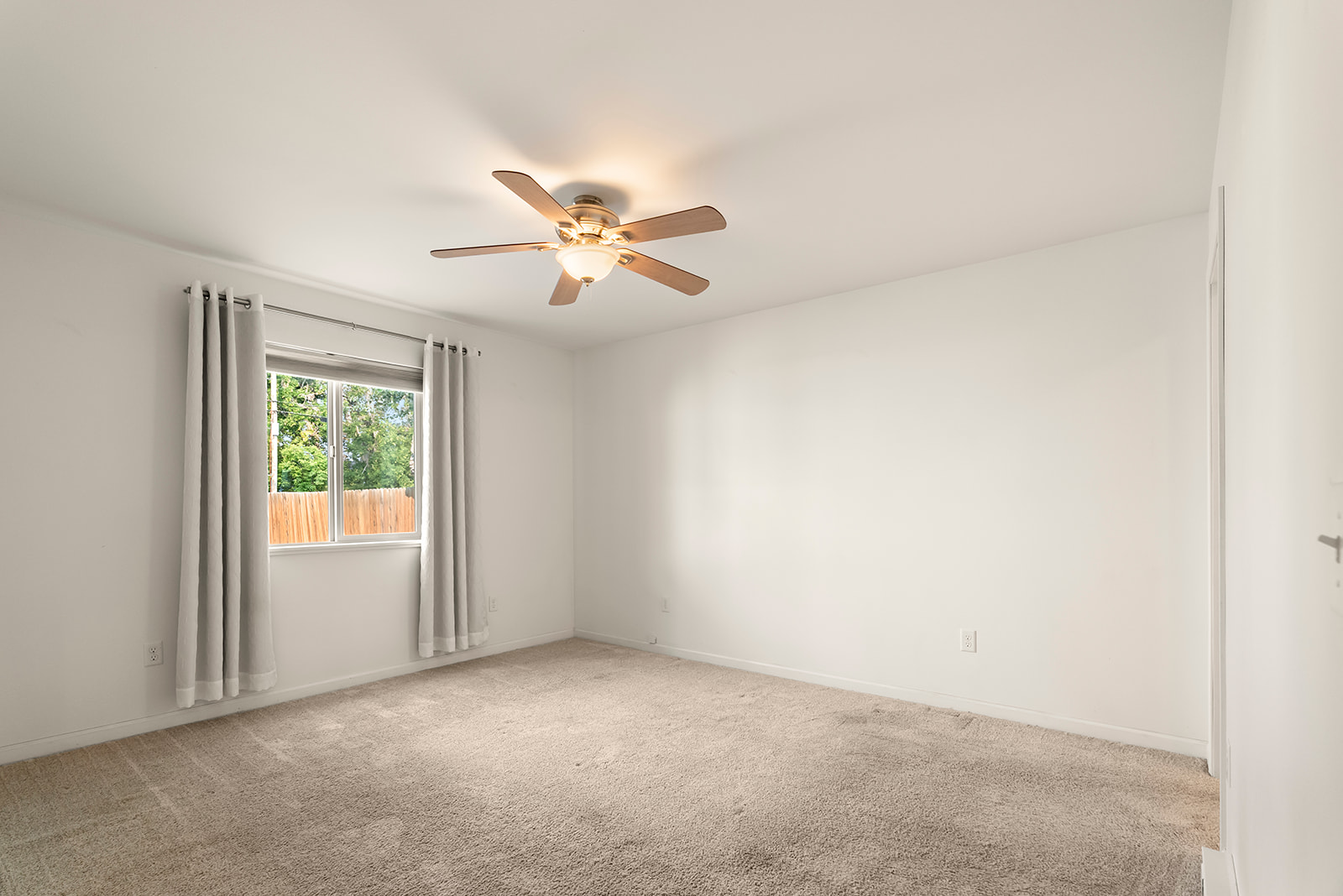 409 N Oak Street Property Photo 19