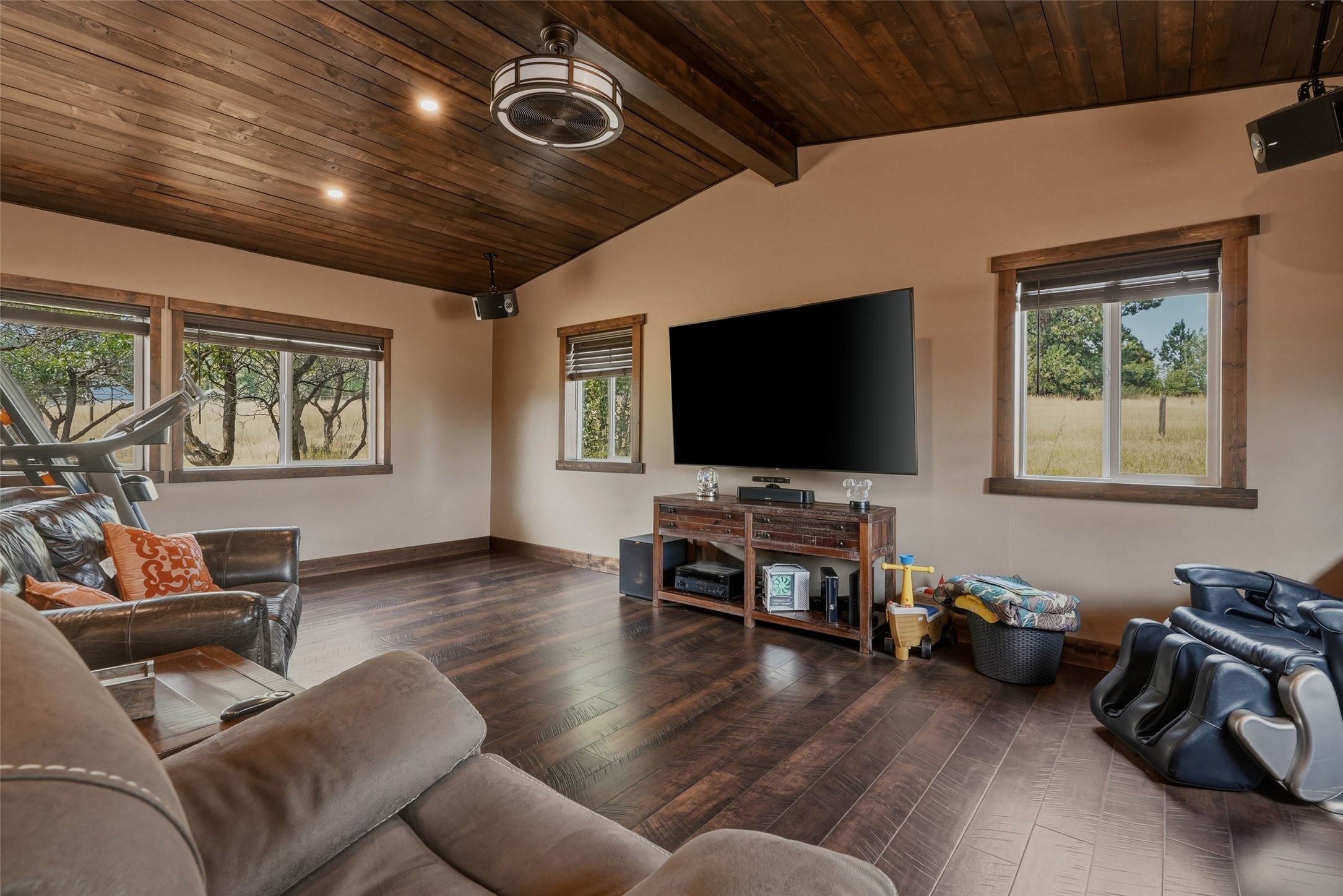 280 Indian Prairie Loop Property Photo 5