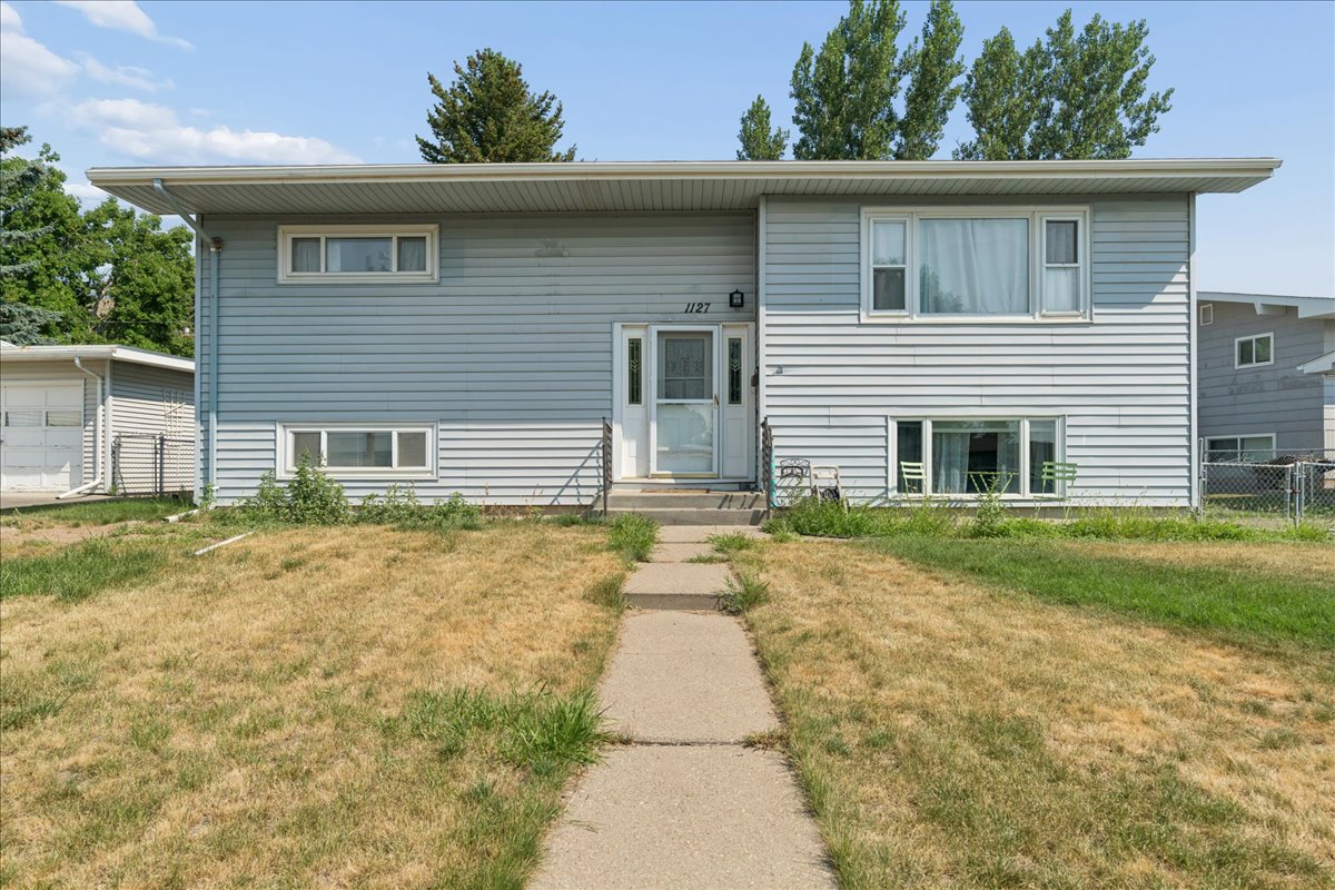 1127 Avenue C Nw Property Photo 1