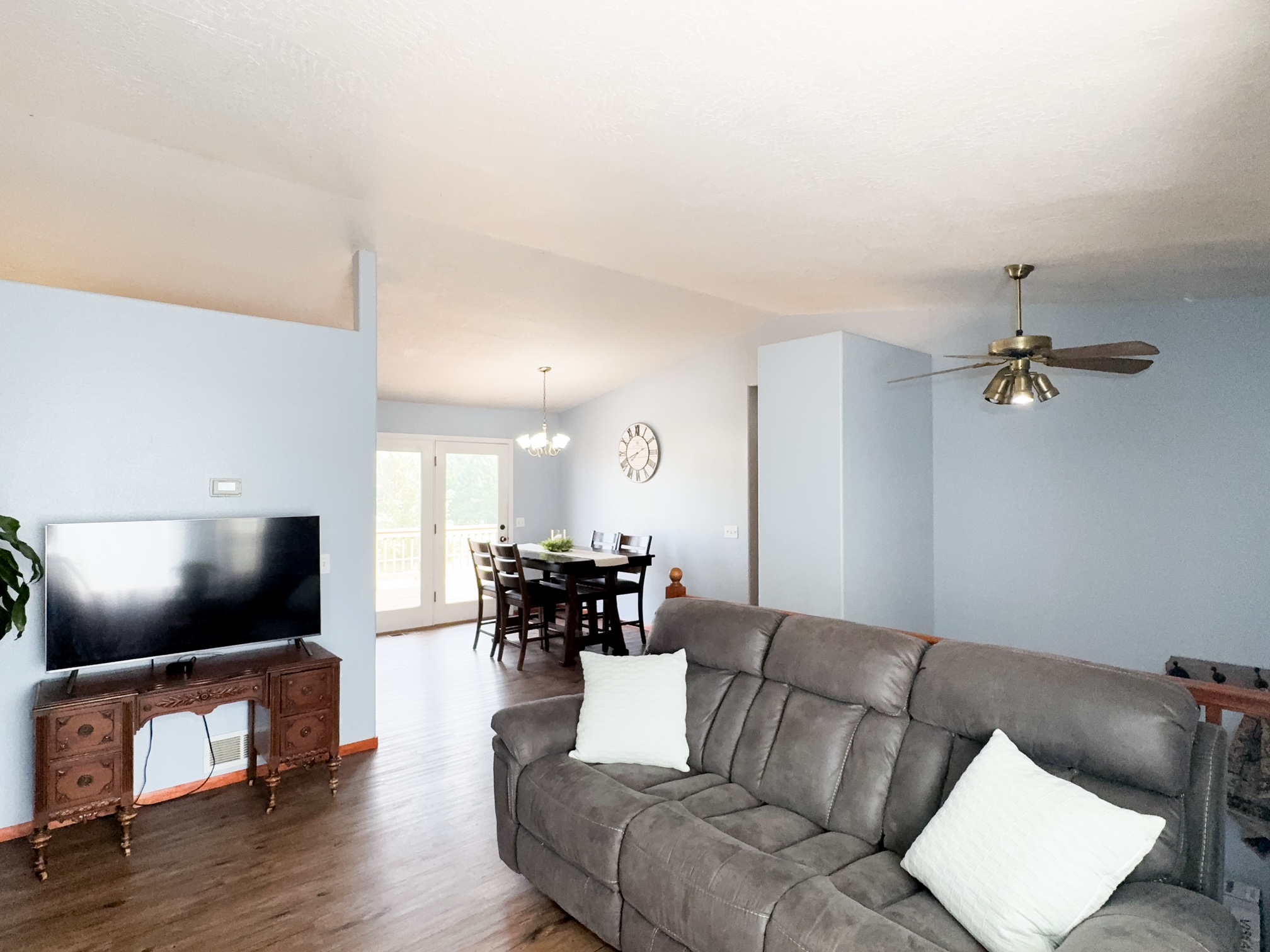 196 Edens Lane Property Photo 8