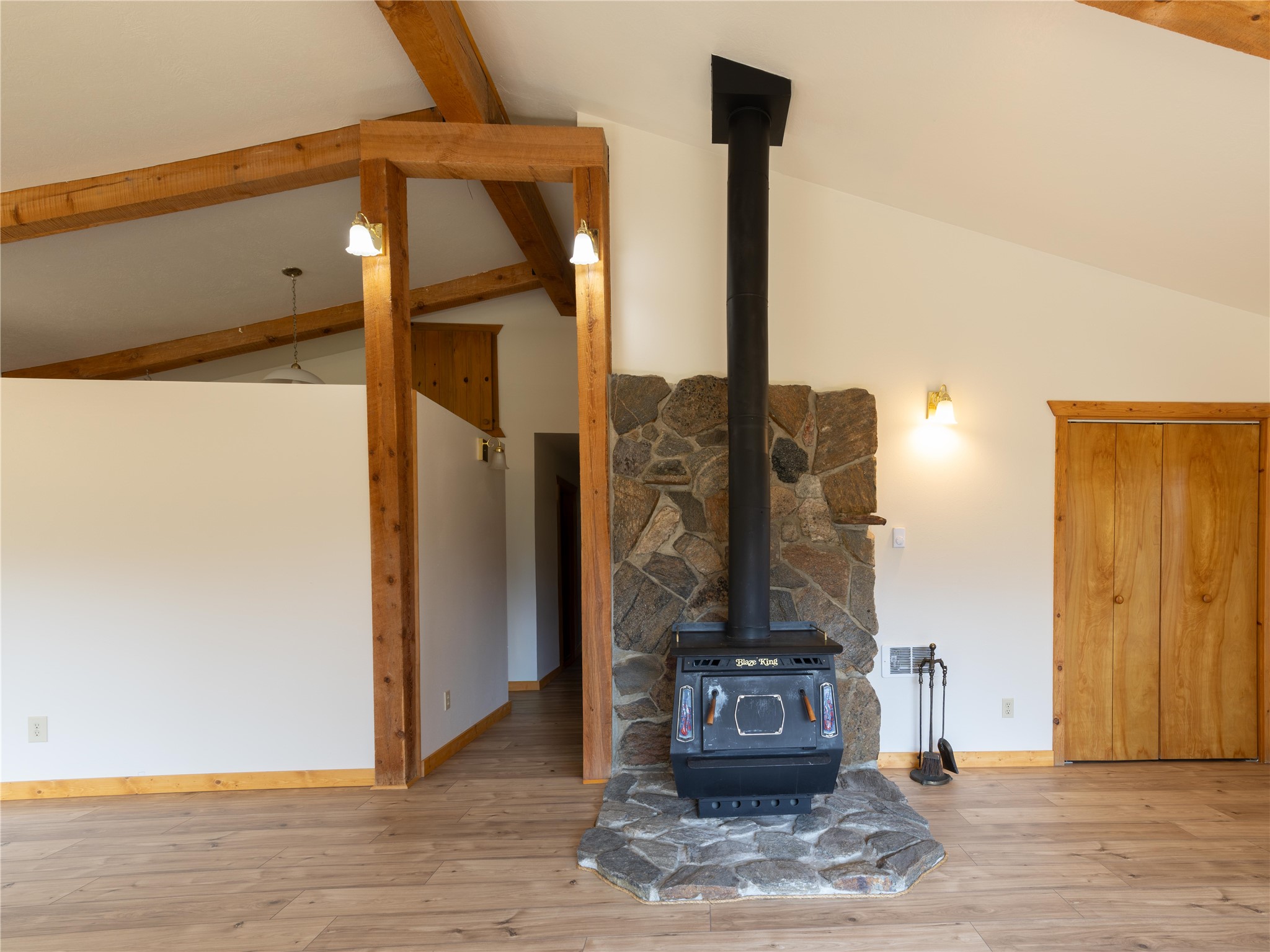 1679 Deer View Property Photo 14