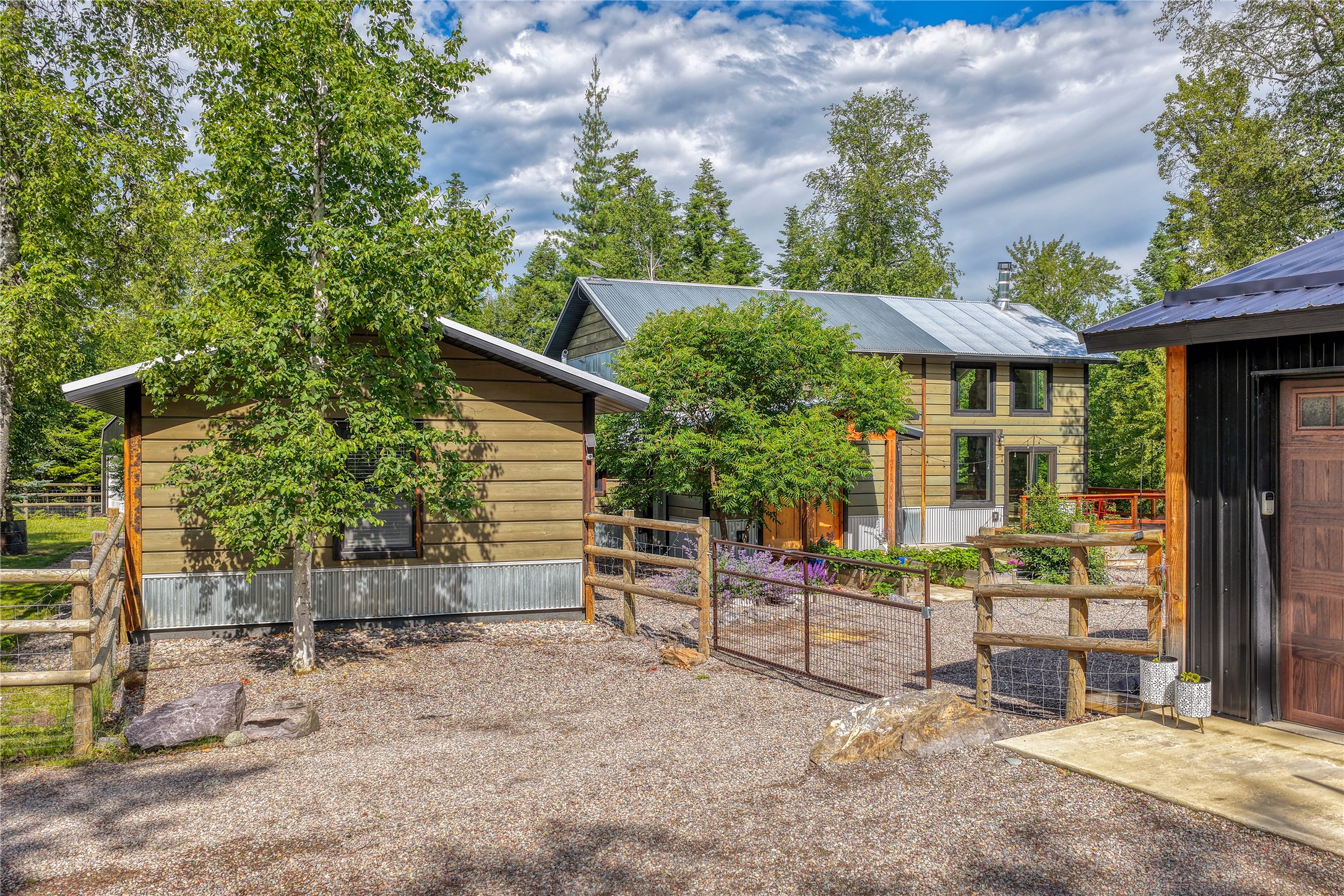 28012 Meadow Creek Road Property Photo 3