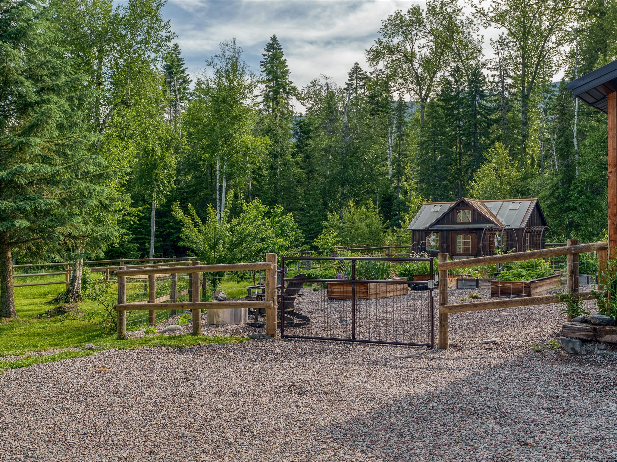 28012 Meadow Creek Road Property Photo 5