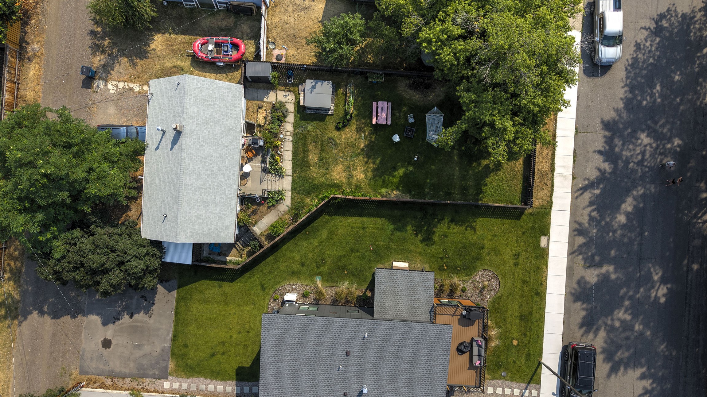 230 W Kent Avenue Property Photo 5