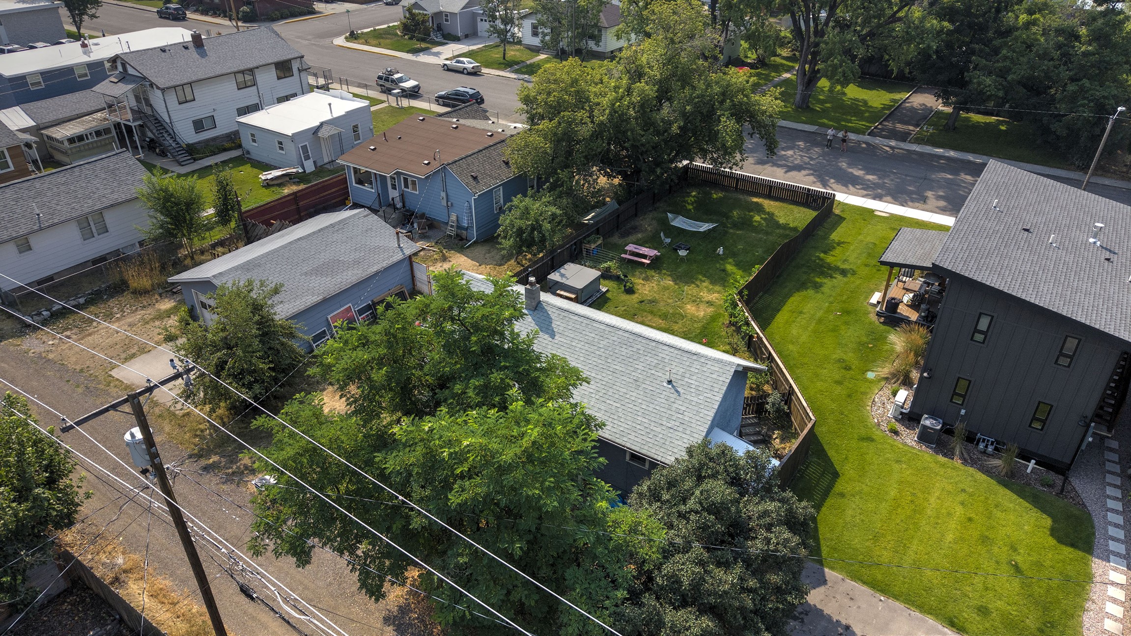 230 W Kent Avenue Property Photo 6