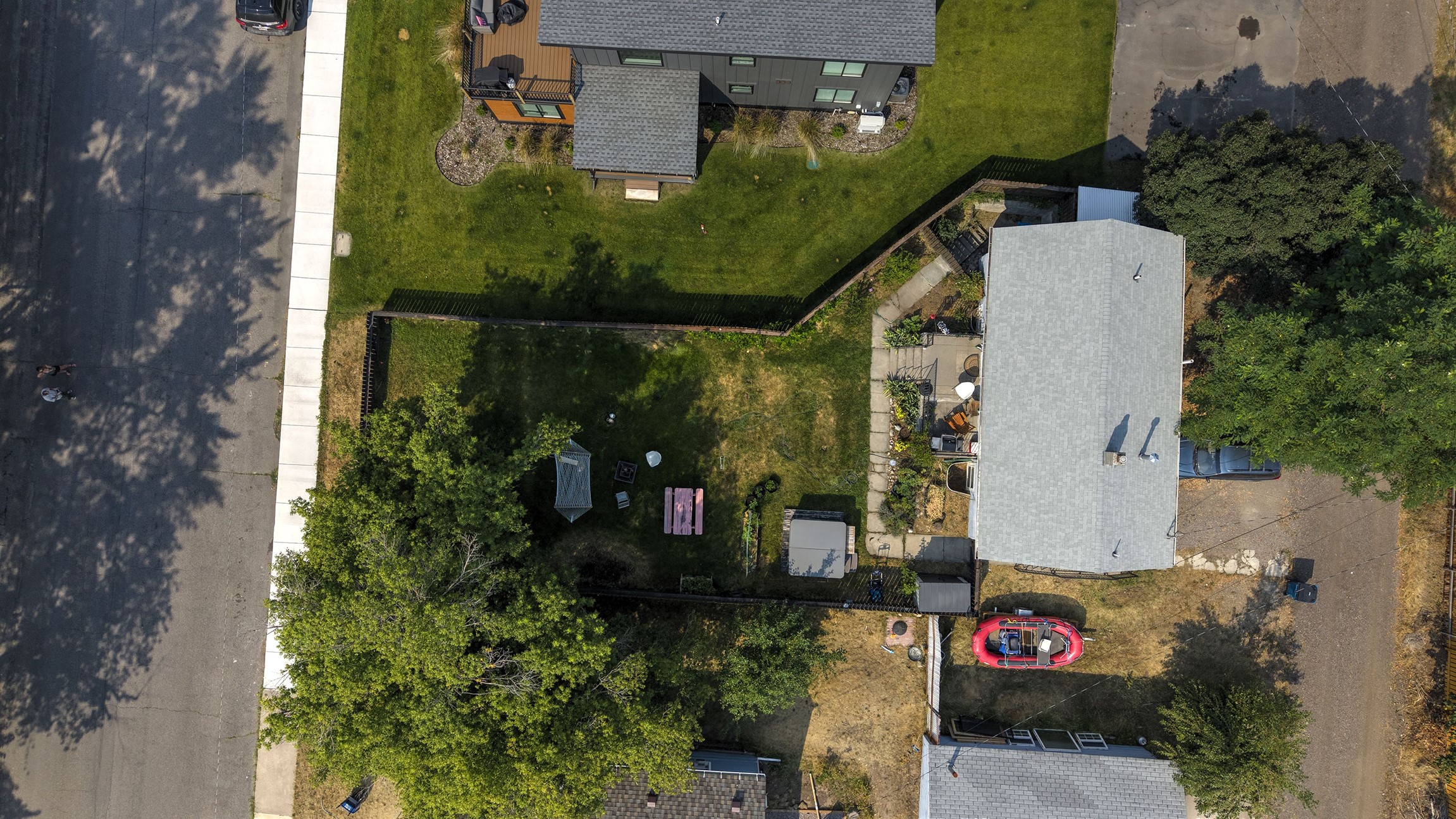 230 W Kent Avenue Property Photo 9