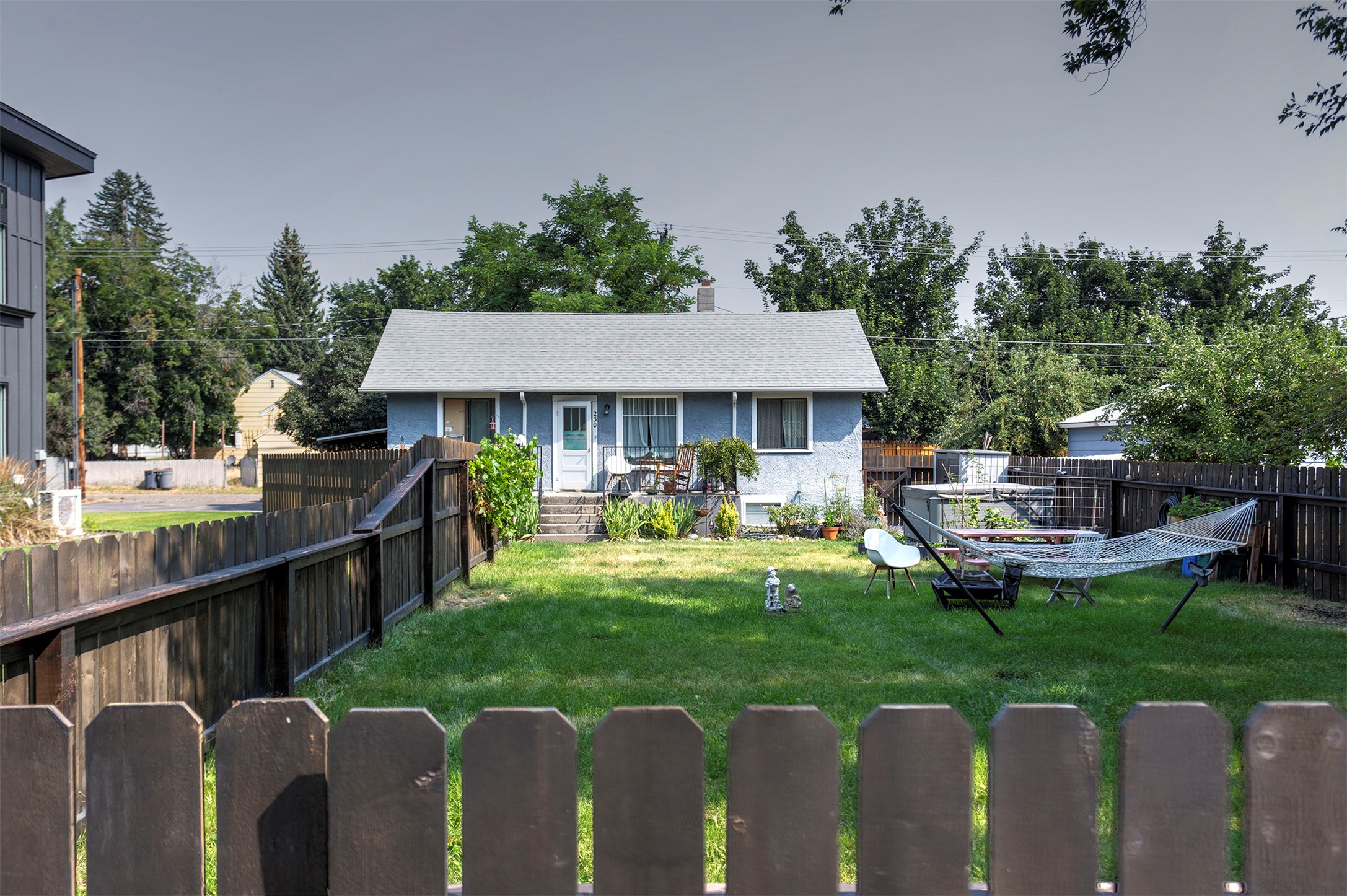 230 W Kent Avenue Property Photo 11