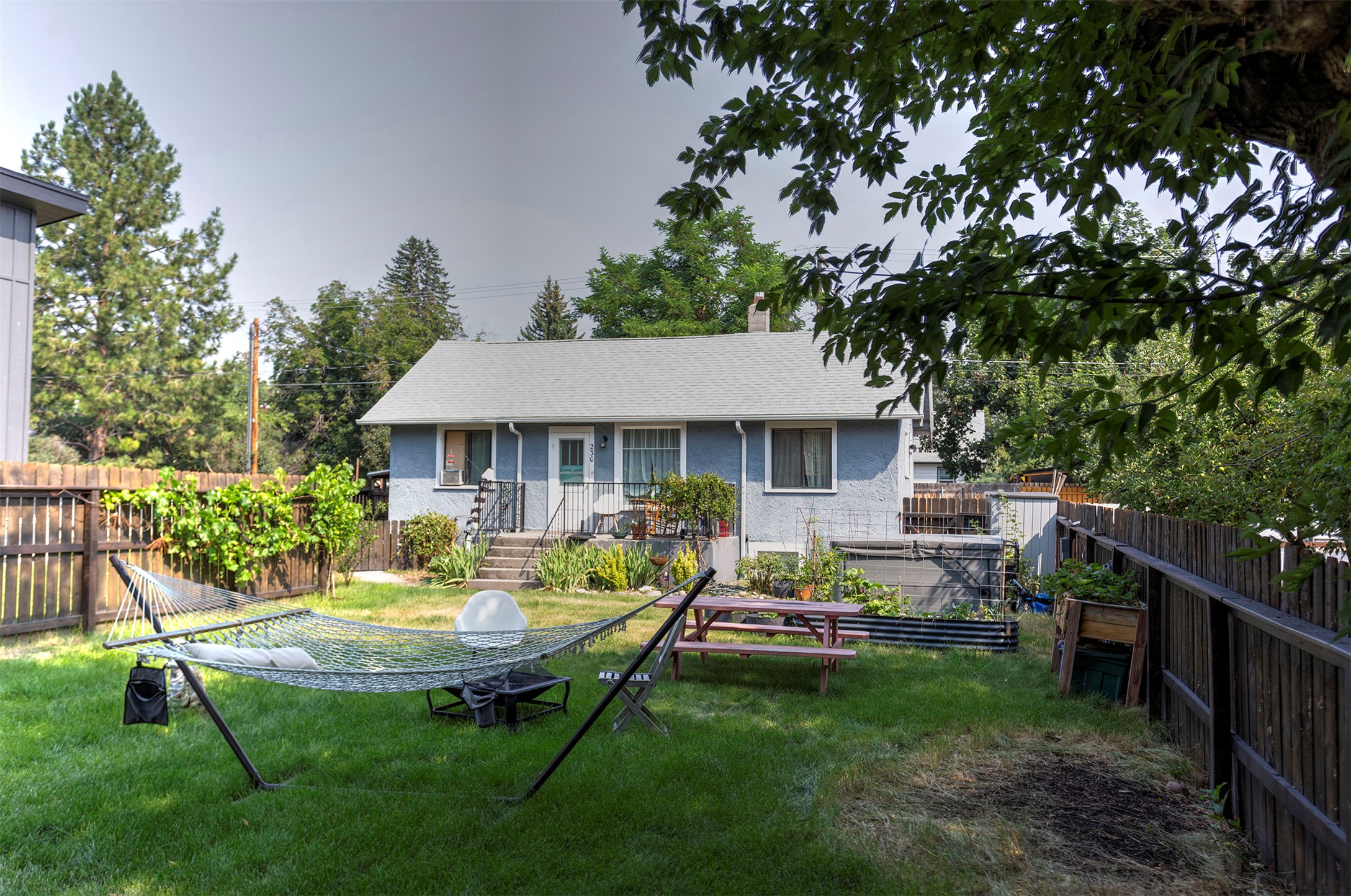 230 W Kent Avenue Property Photo 13