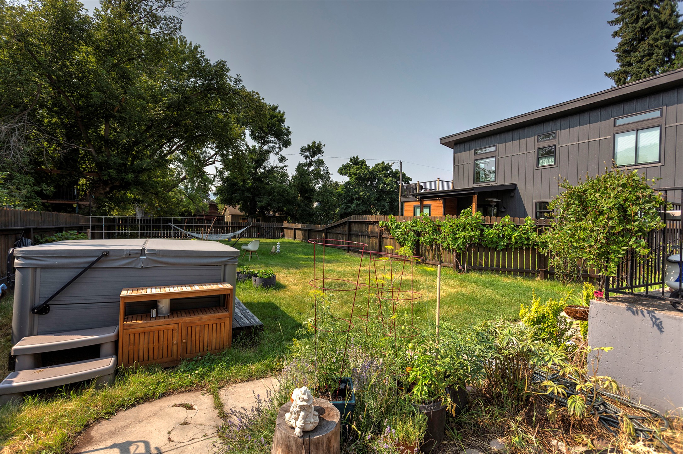 230 W Kent Avenue Property Photo 18
