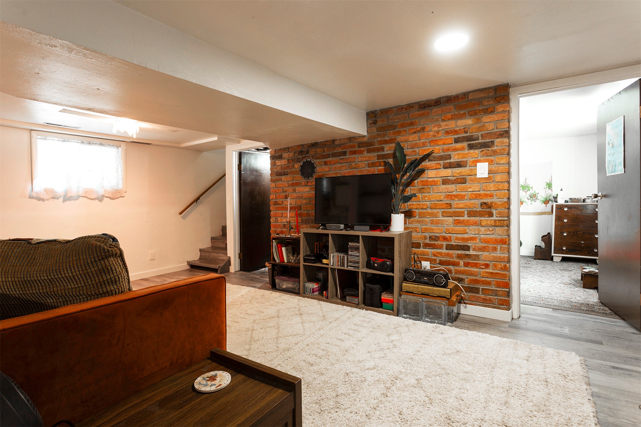 230 W Kent Avenue Property Photo 40