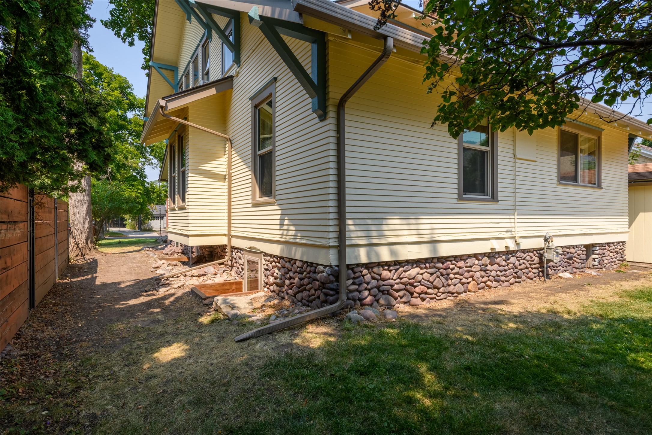 323 Eddy Avenue Property Photo 21
