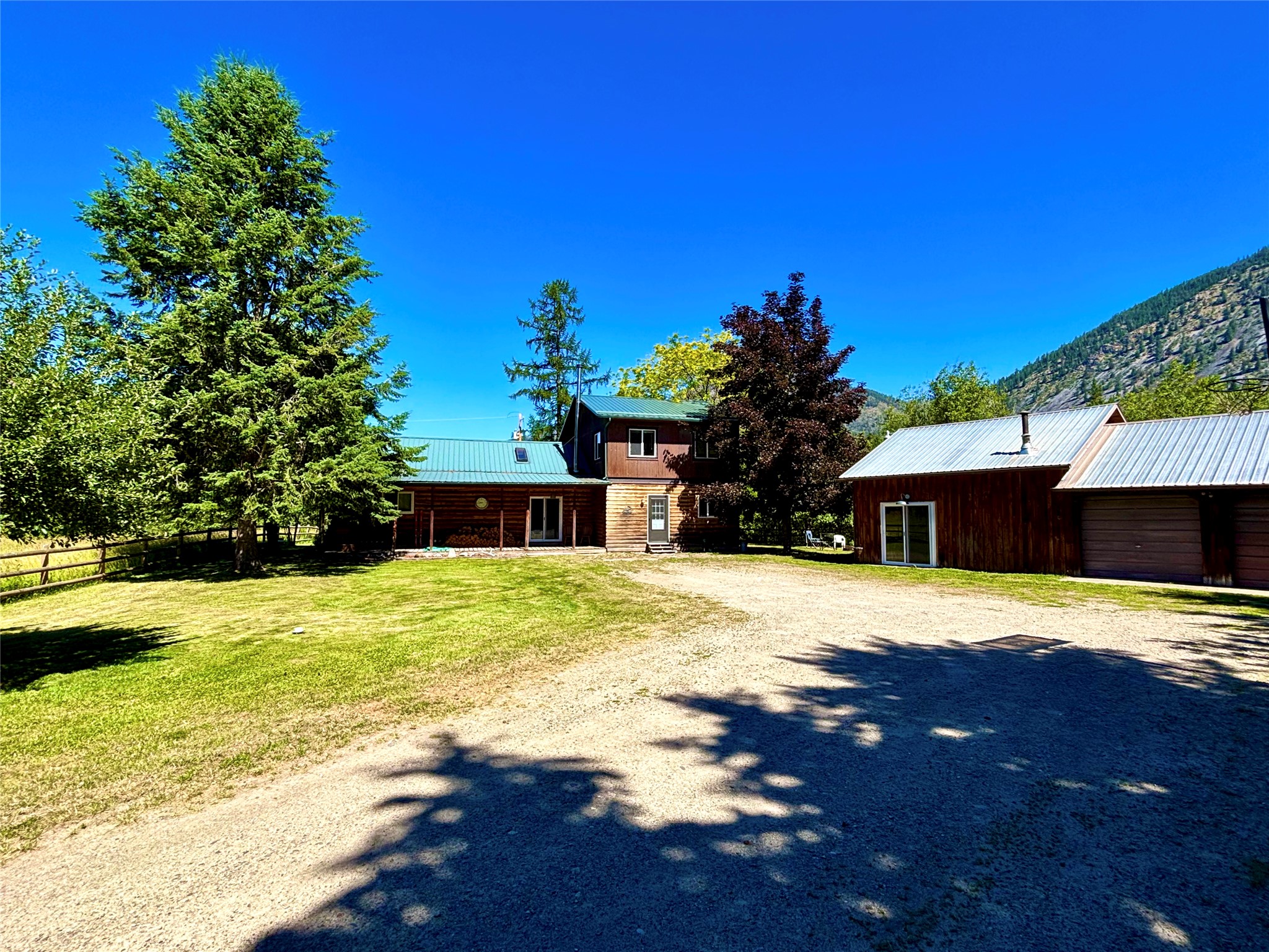 1484 River Road W Property Photo 1