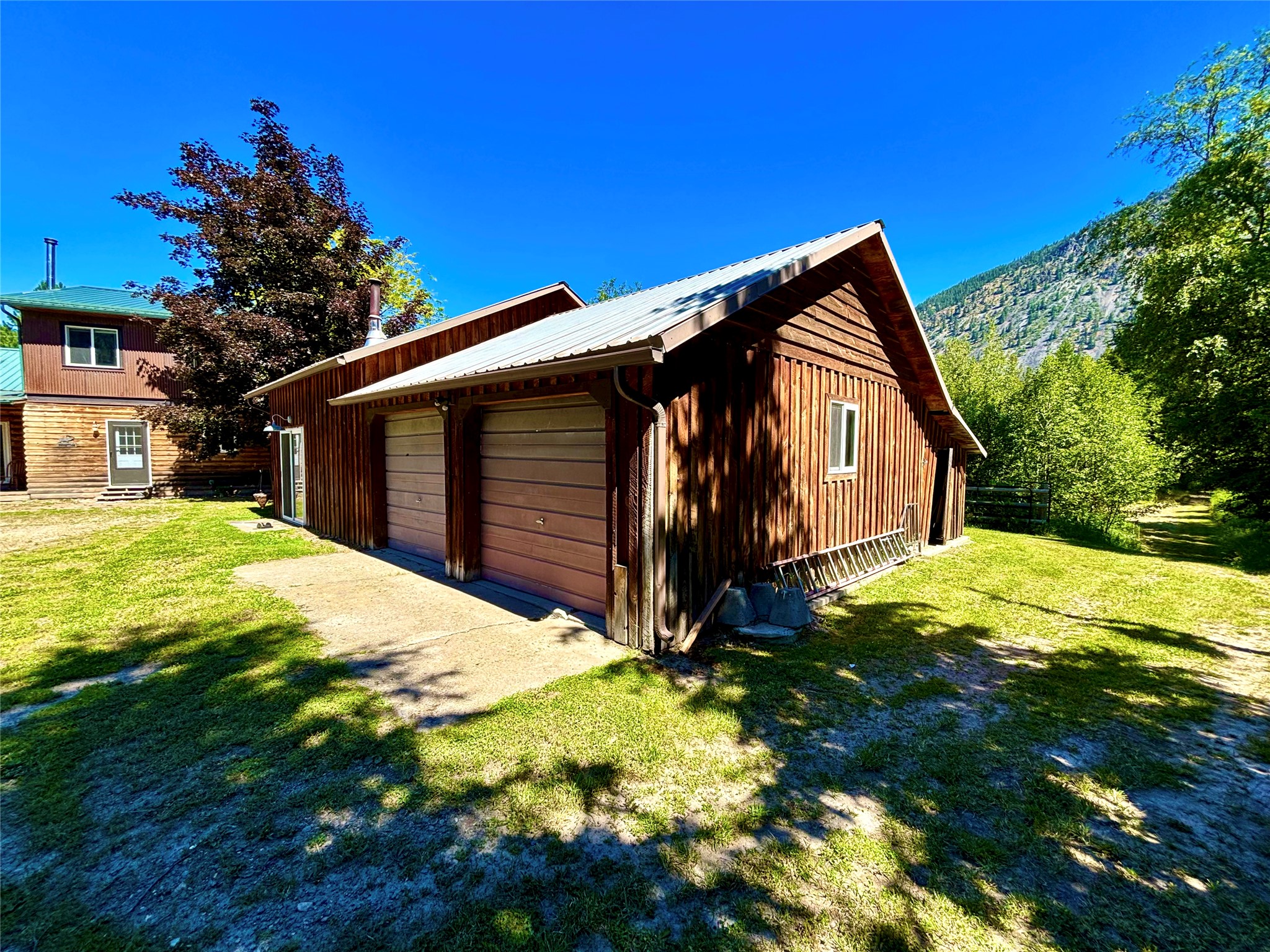 1484 River Road W Property Photo 9